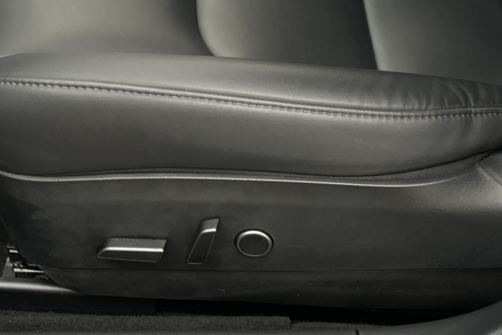 Tesla Model 3 Long Range AWD Autopilot Svensksåld MOMS