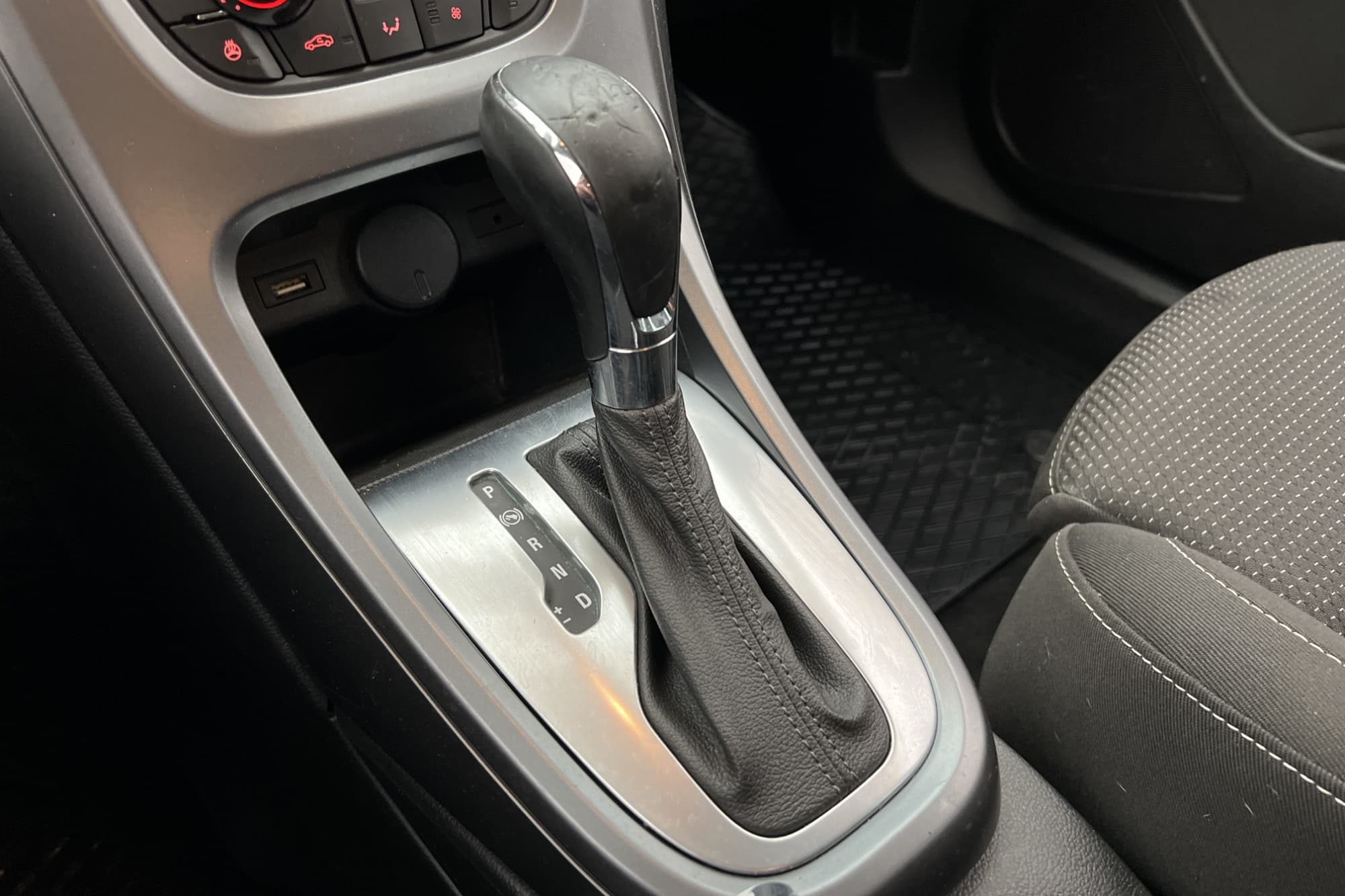 Opel Astra Sports Tourer Turbo 140hk Rattvärme Farthållare