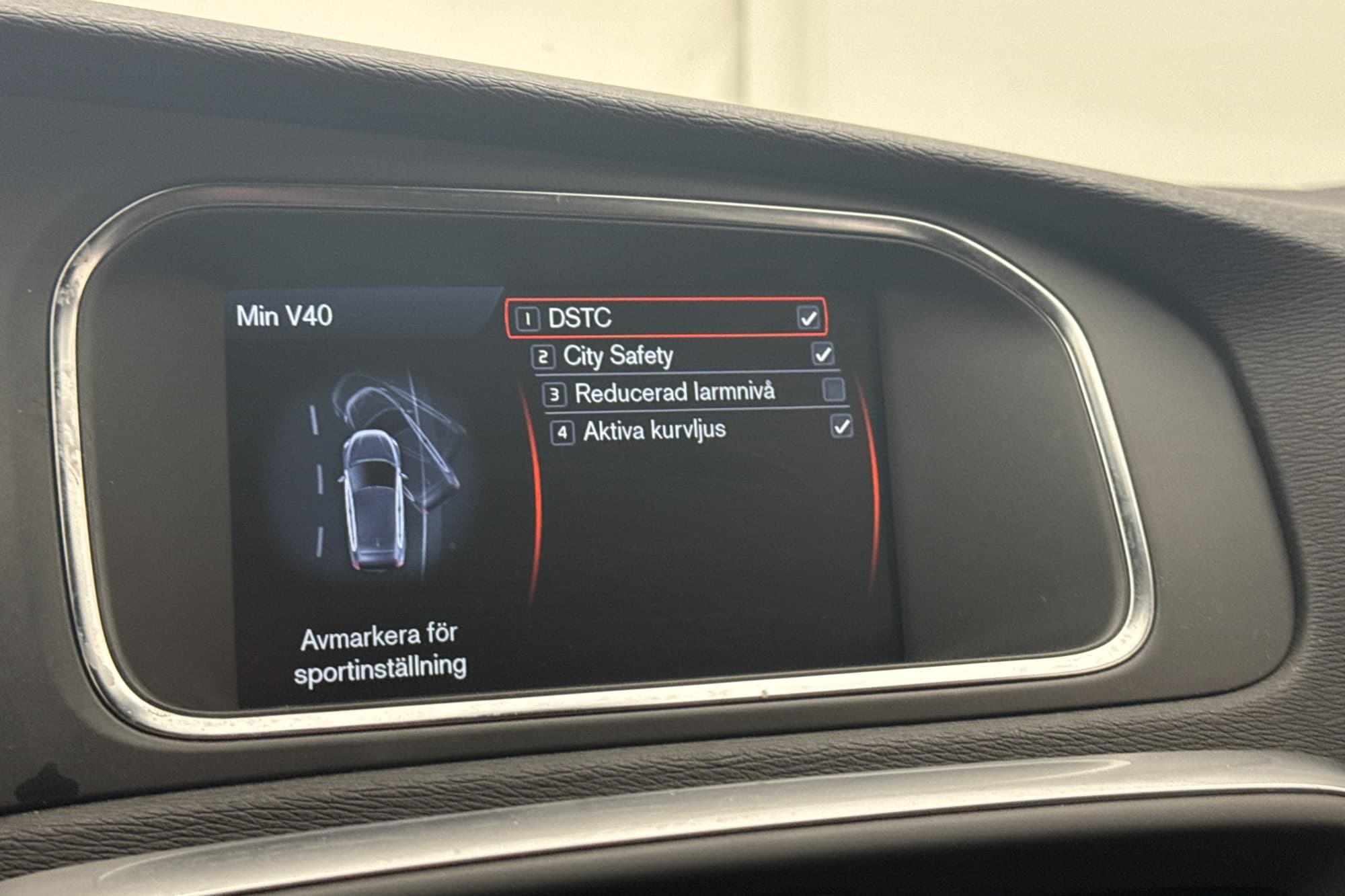 Volvo V40 D2 115hk R-Design VOC D-Värmare Sensorer Halvskinn