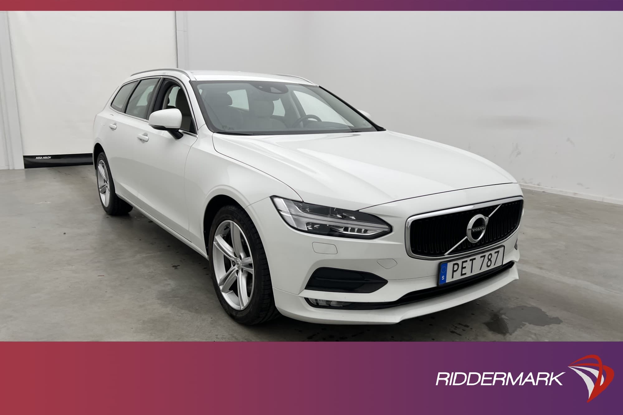 Volvo V90 D4