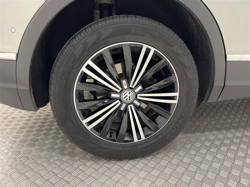 Volkswagen Tiguan 4M 190hk GT Värmare Active info Draginteriör
