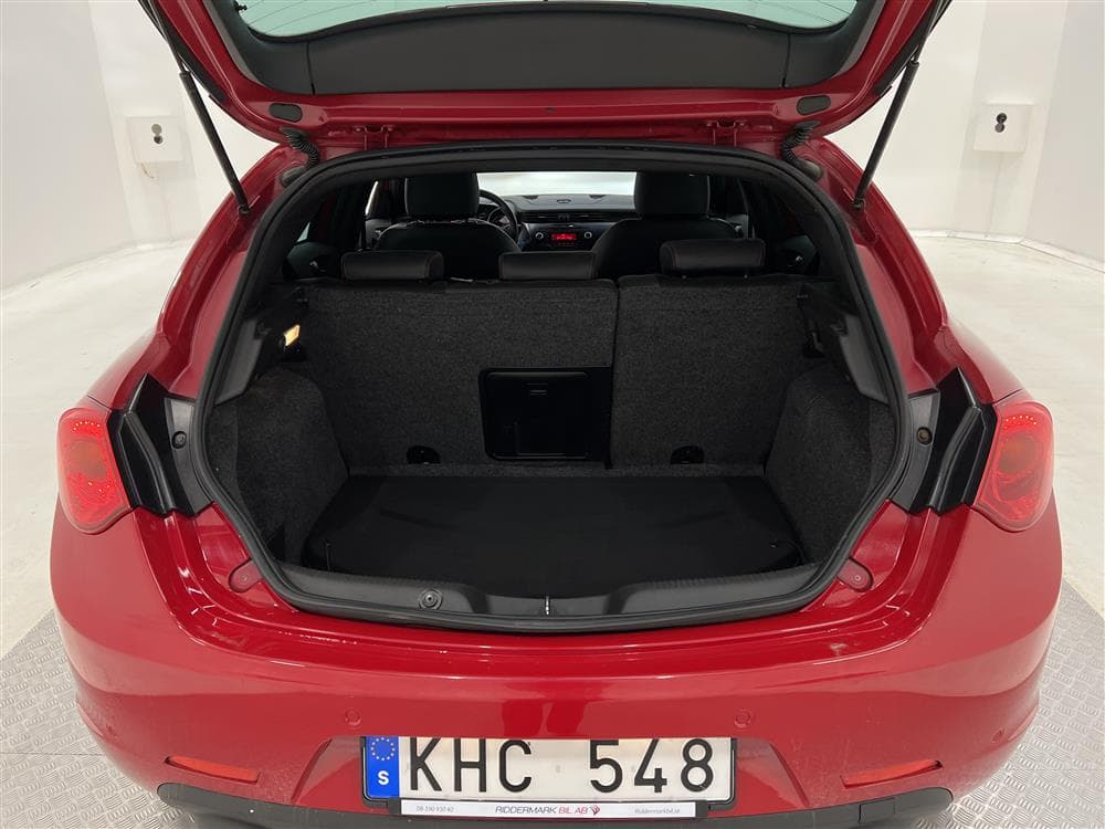 Alfa Romeo Giulietta 2.0 140hk Distinctive BOSE 0,45l/milinteriör