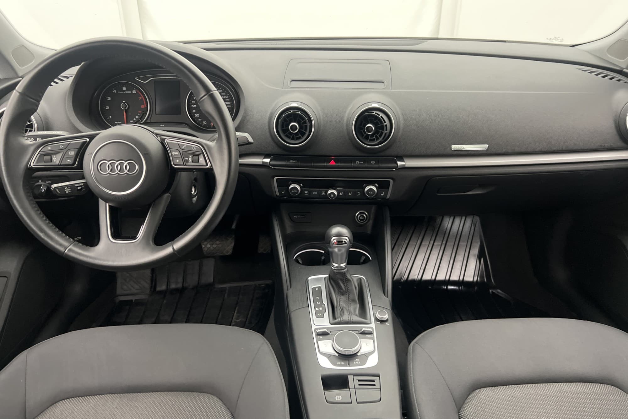 Audi A3 35 TFSI 150hk Proline CarPlay Sensorer Adap-fart