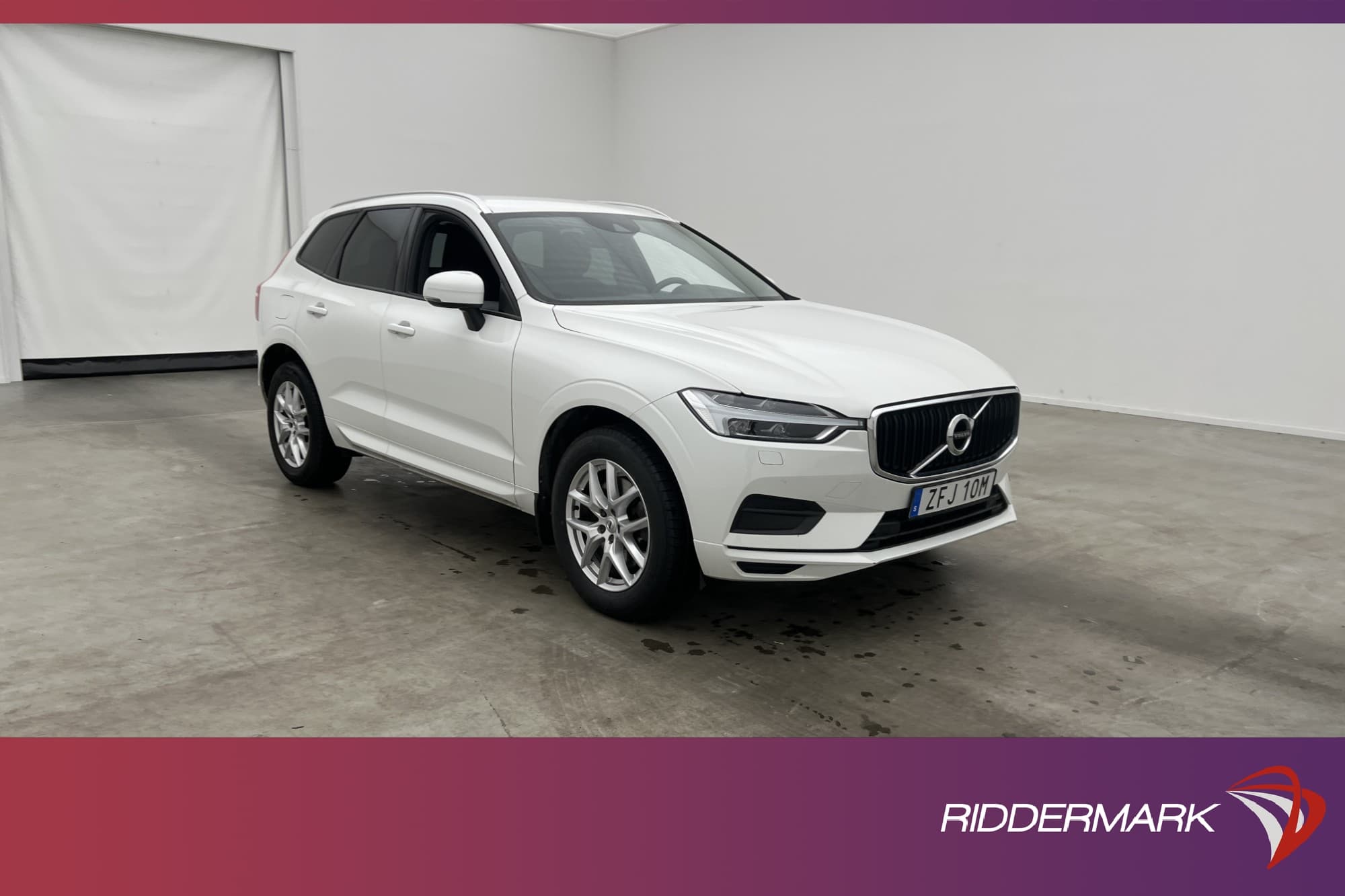 Volvo XC60 B4 AWD Momentum VOC Värm Kamera Navi CarPlay Drag