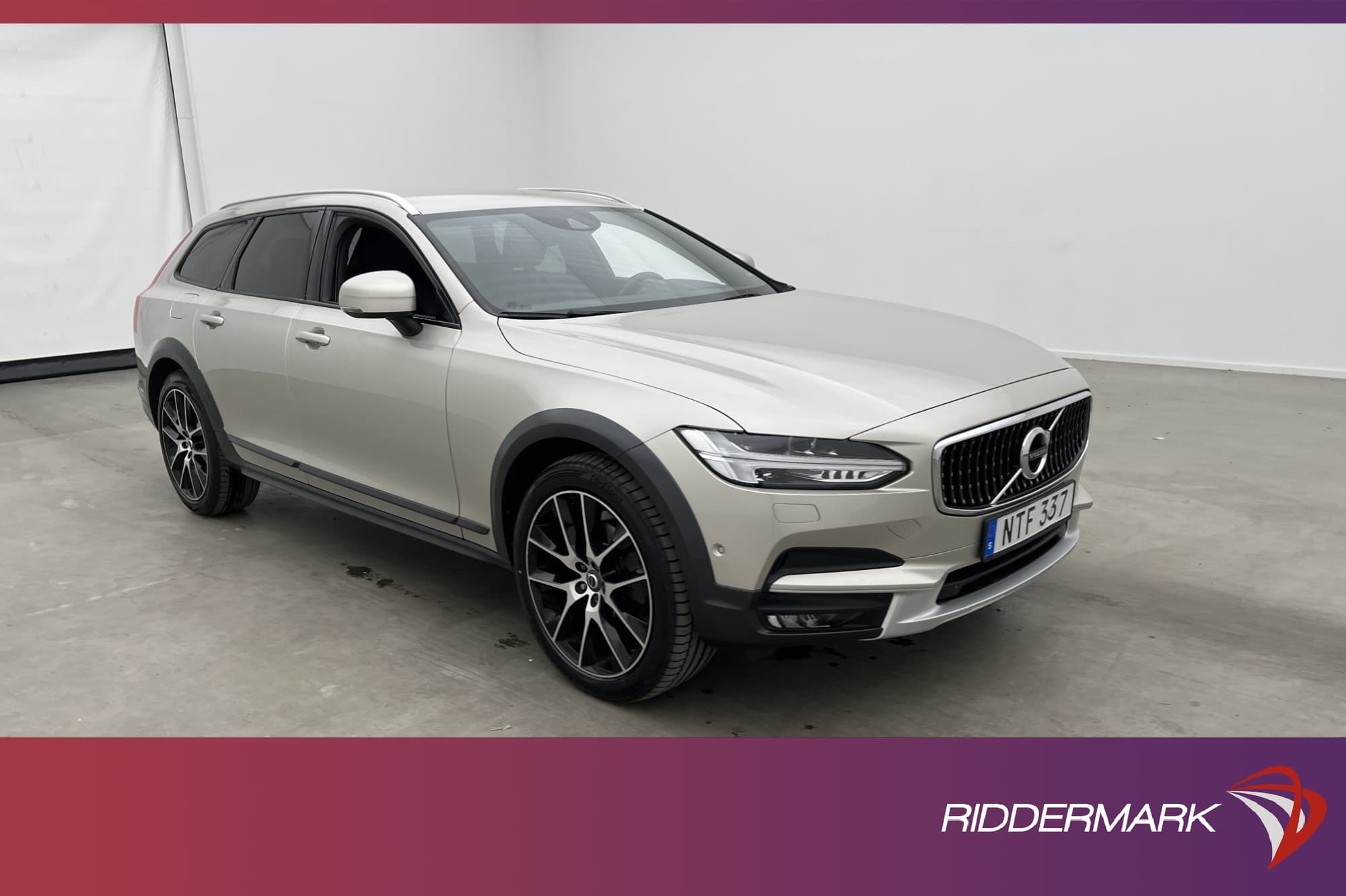 Volvo V90 Cross Country D4 AWD