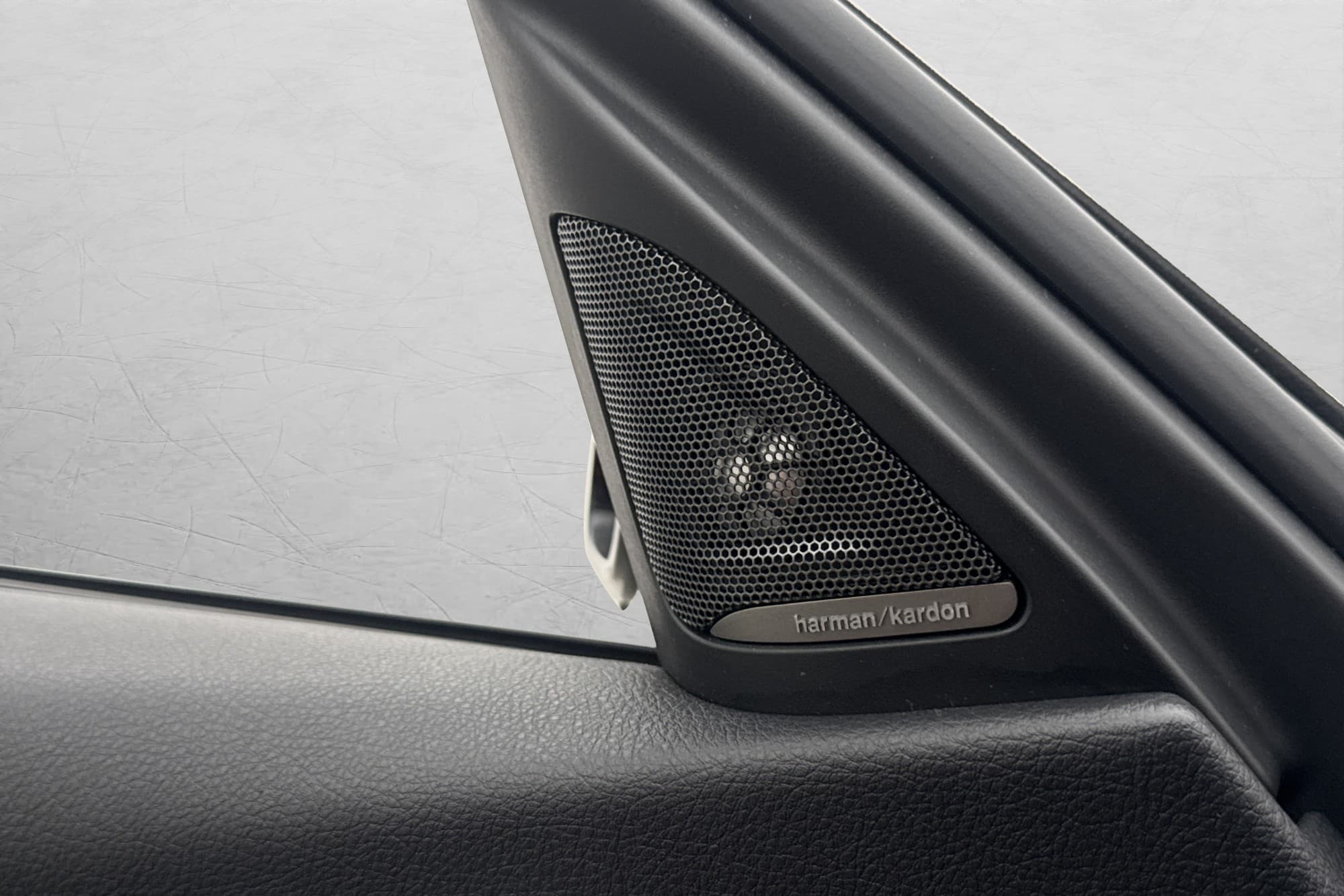 BMW 330 d xDrive Touring M Sport H/K HUD Kamera Navi Drag