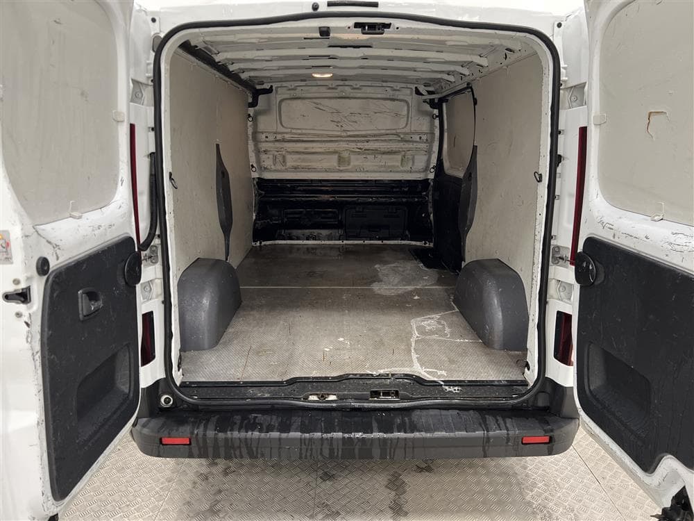 Nissan NV300 1.6 dCi 120hk Eu6 Lång Värmare Moms 
