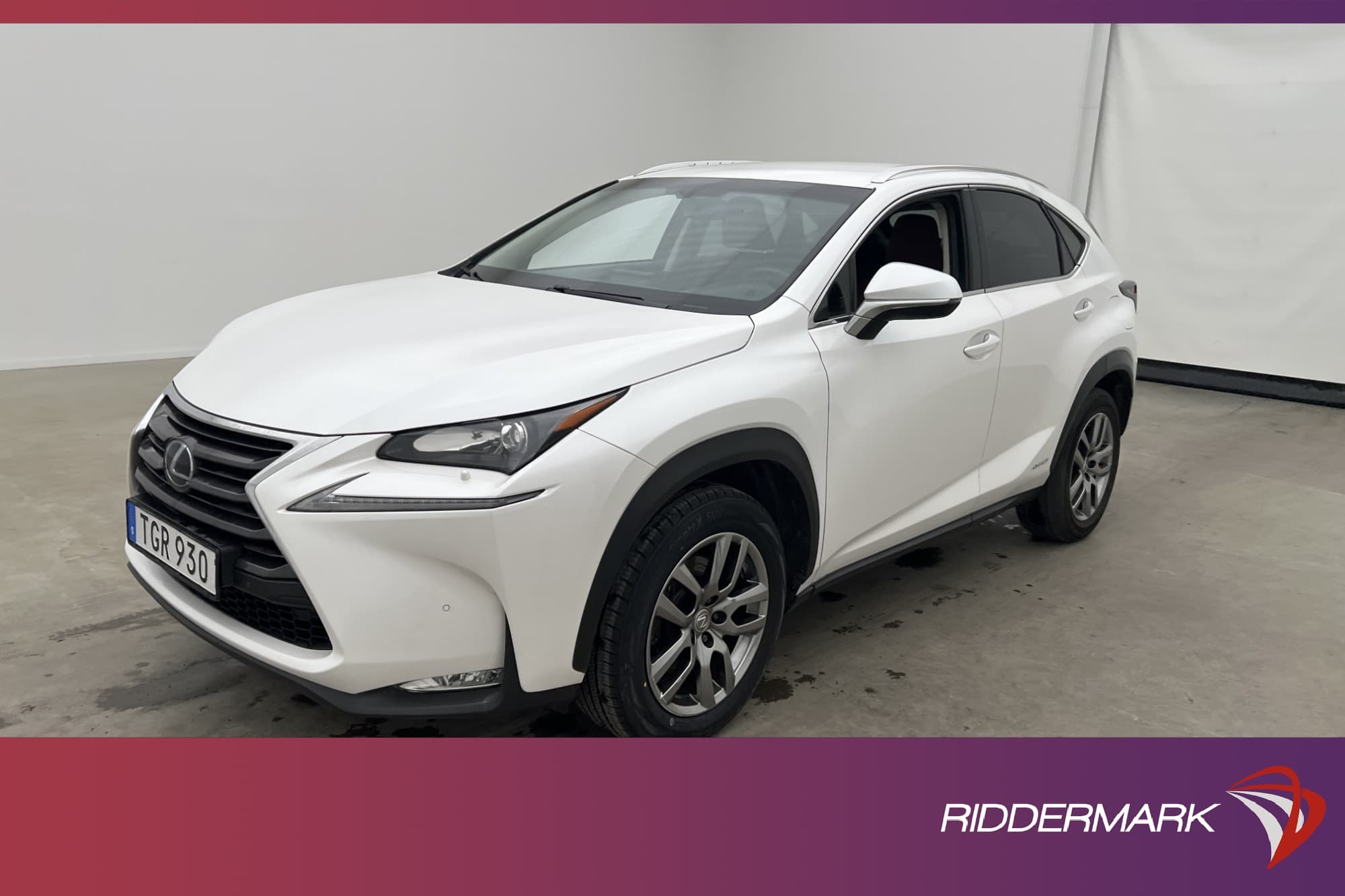 Lexus NX 300h AWD 197hk