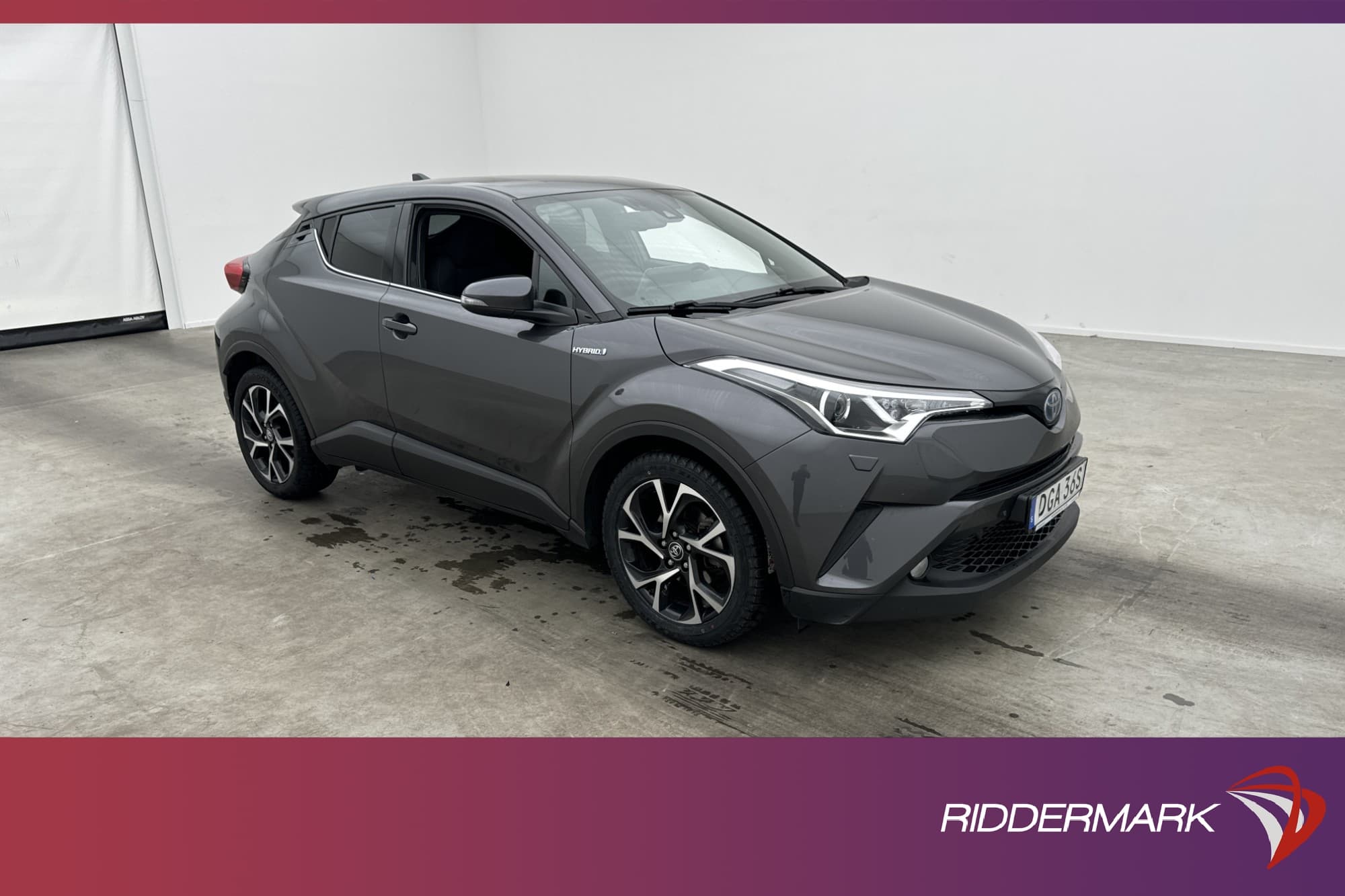 Toyota C-HR Hybrid 122hk