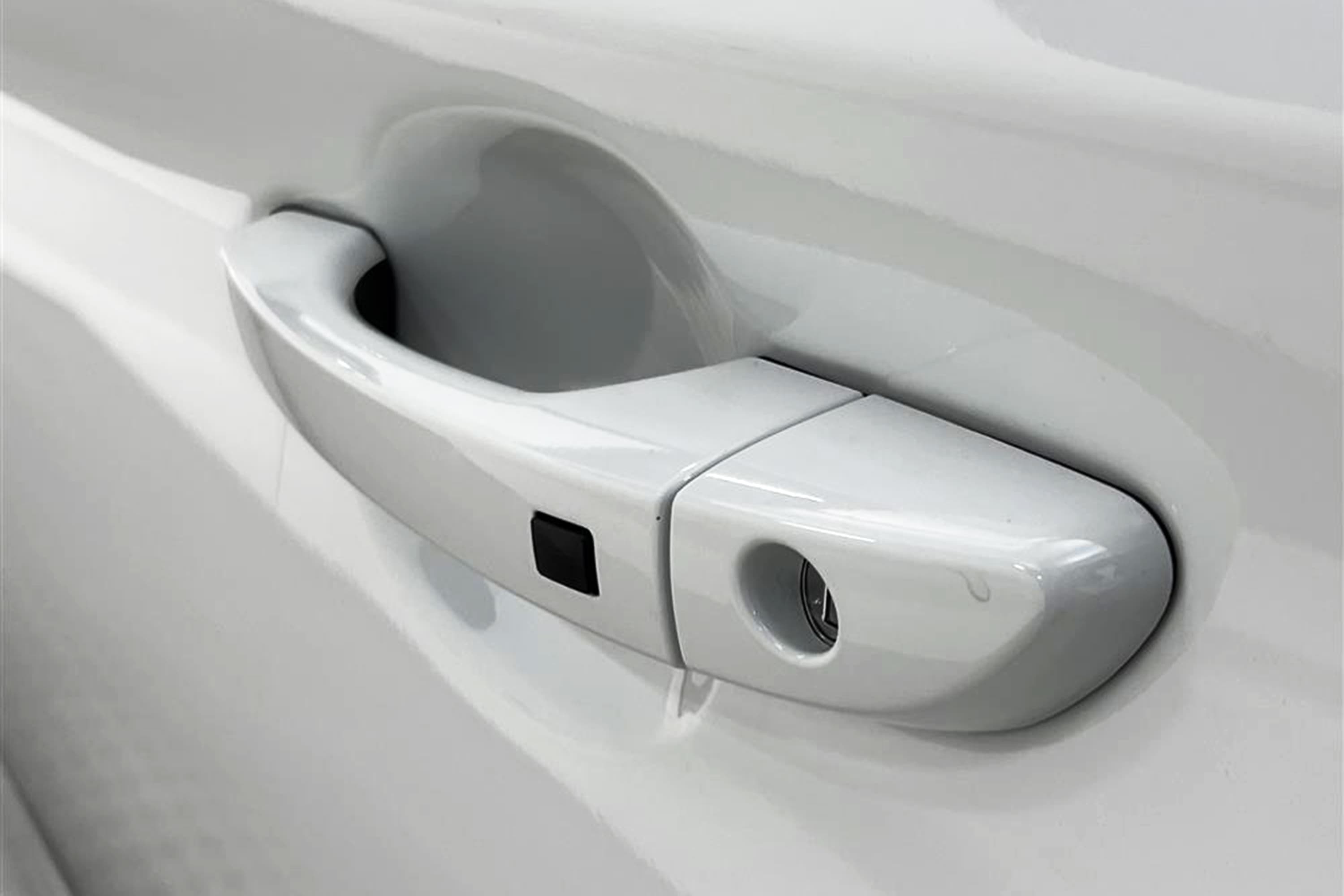 Hyundai Kona Electric 64 kWh 205hk Kamera Carplay MOMS