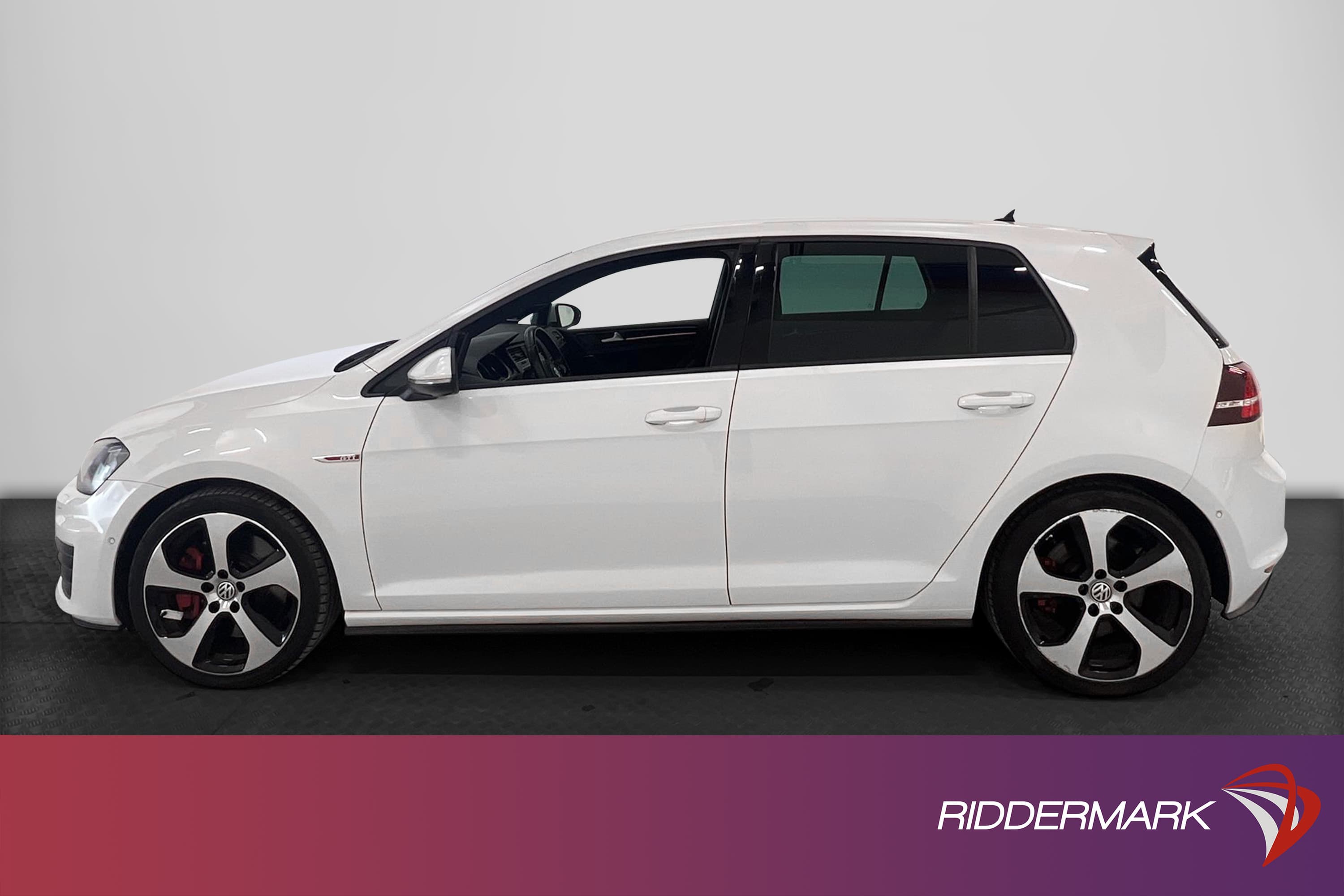 Volkswagen Golf GTI Performance 230hk