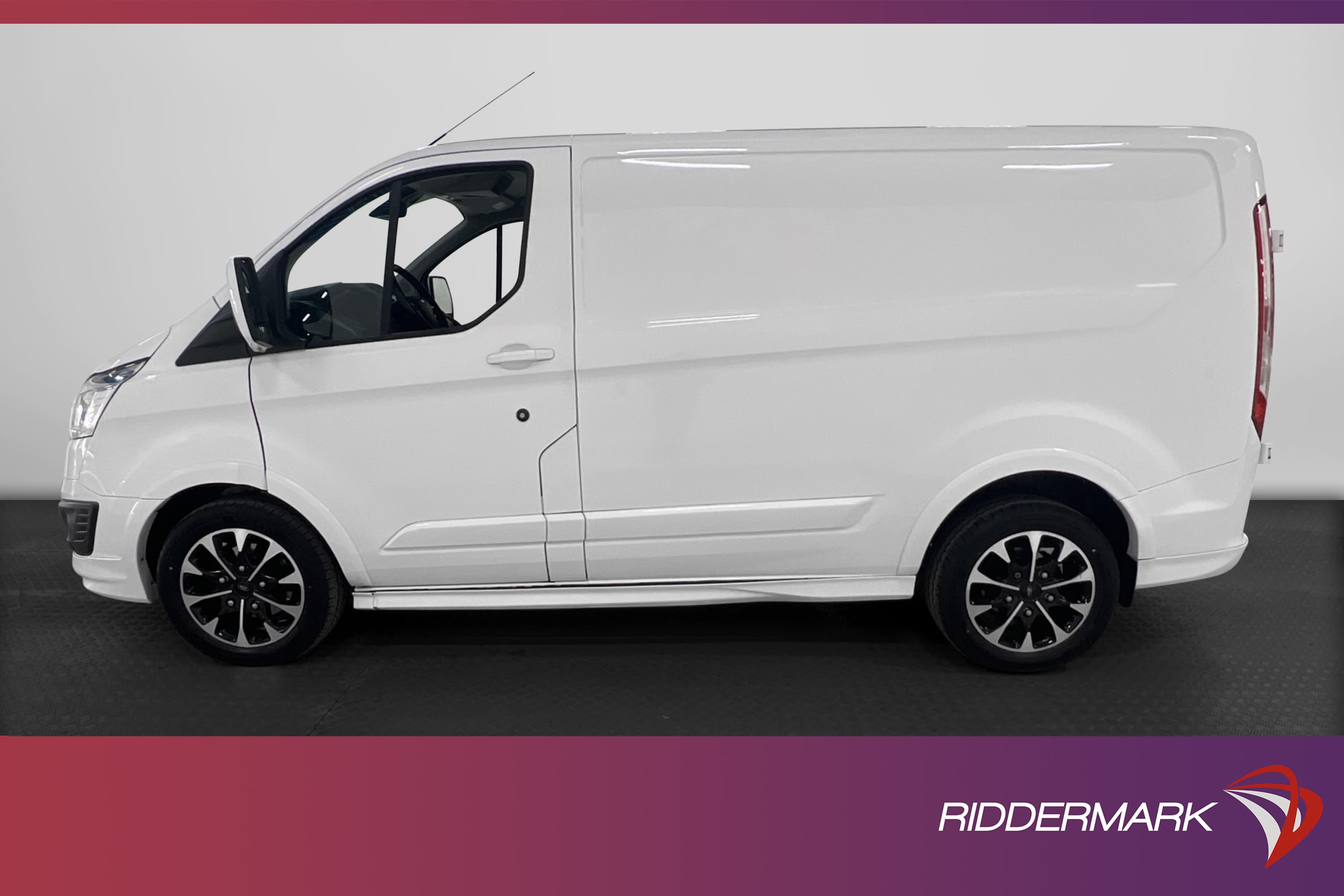 Ford Transit Custom SportVan 170hk Värmare Dragkrok Moms
