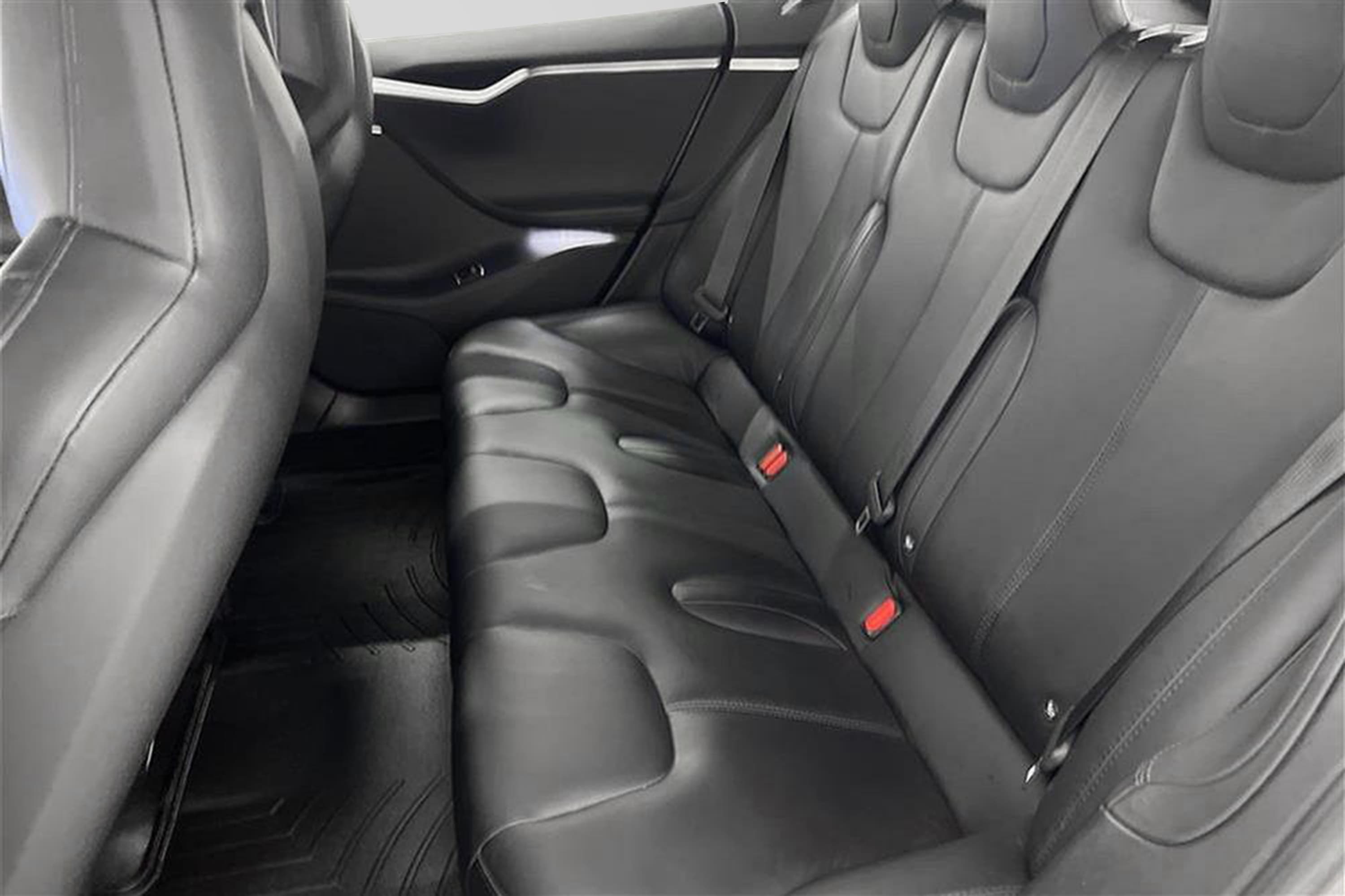 Tesla Model S 75 Uppgraderad AP Pano Skinn Leasebar Moms interiör