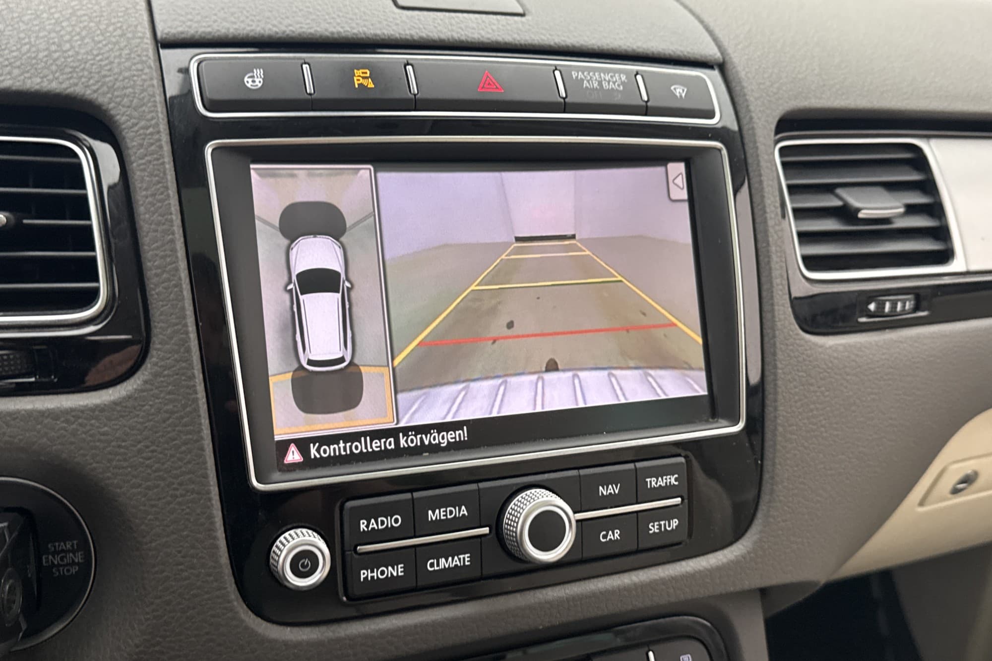Volkswagen Touareg 3.0 TDI 262hk 4M R-Line D-Värm Pano 360°
