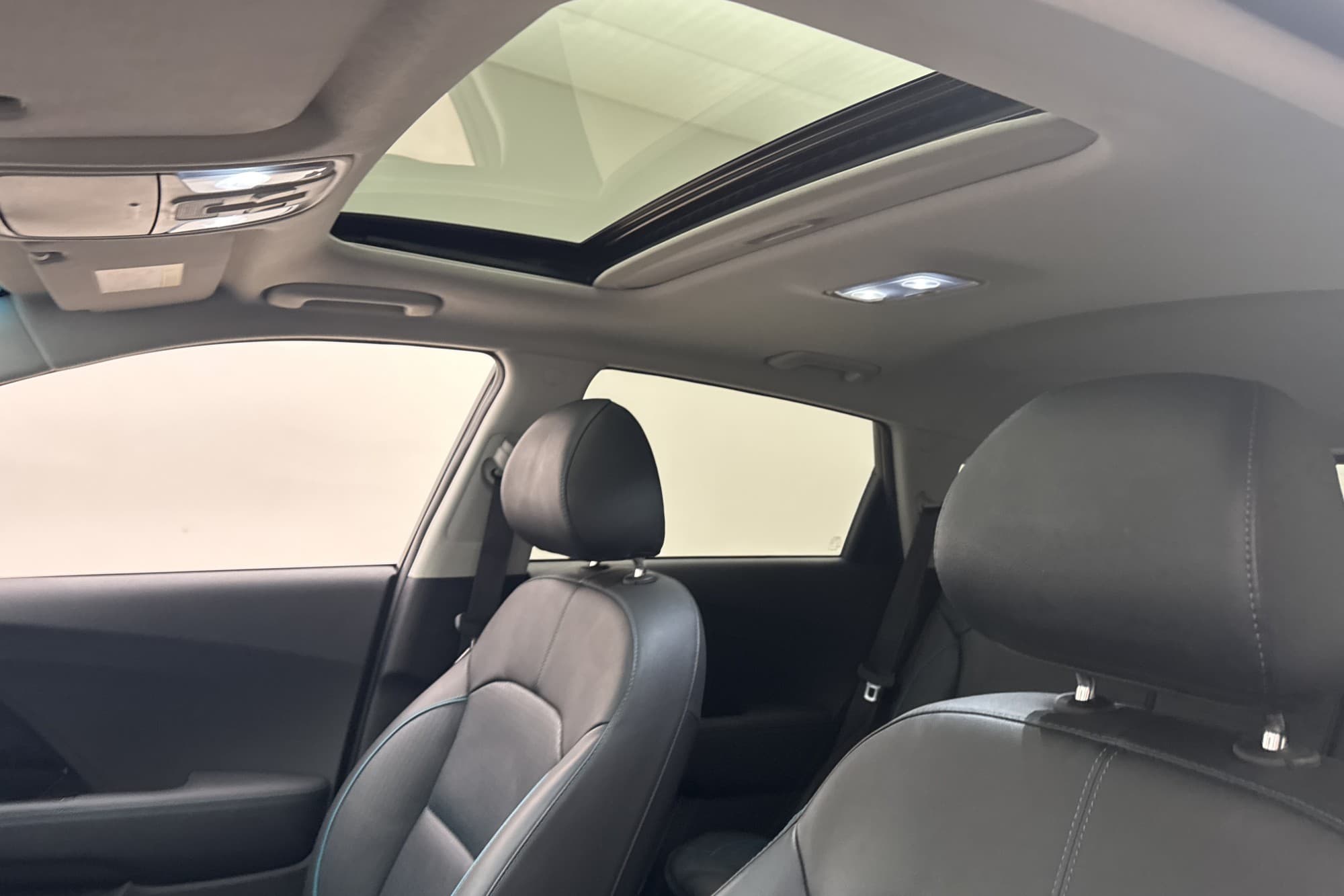Kia E-Niro 64 kWh Advance Plus Tech Taklucka Kamera Skinn