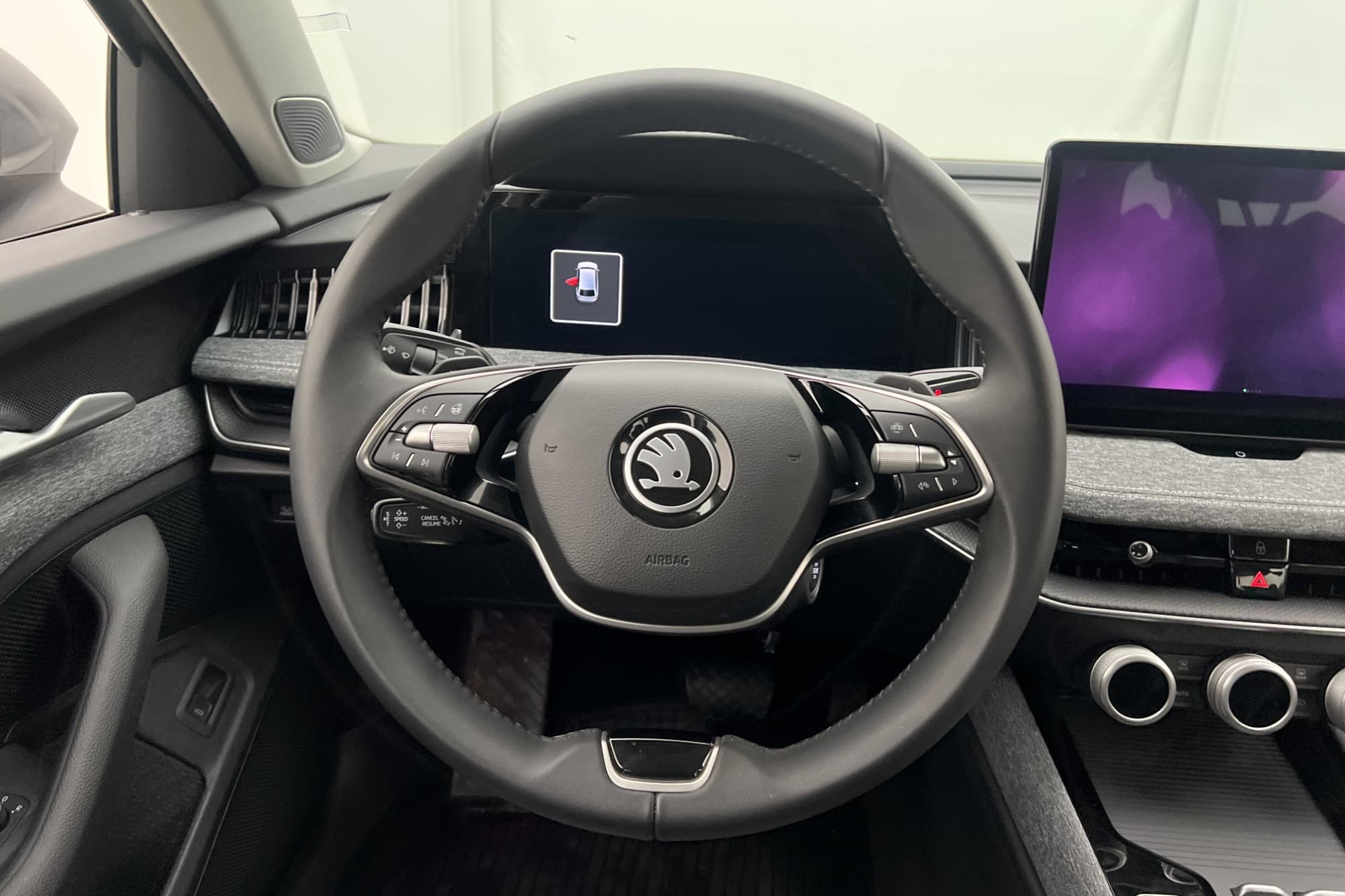 Skoda Superb 1.5 TSI 150hk Selection Cockpit Canton HUD Drag