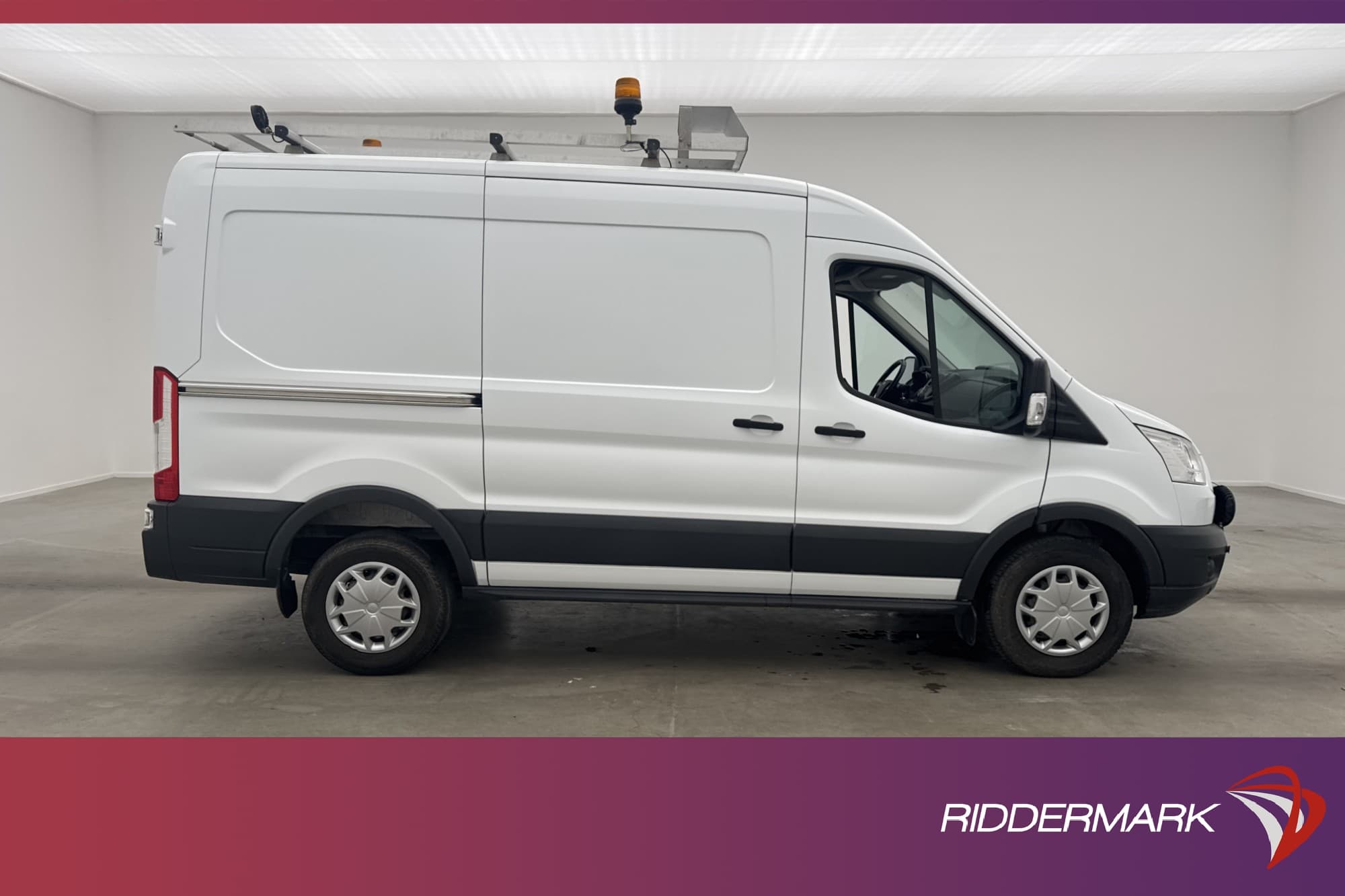 Ford Transit 350 L2H2 AWD Värm Drag PDC Farthållare Moms