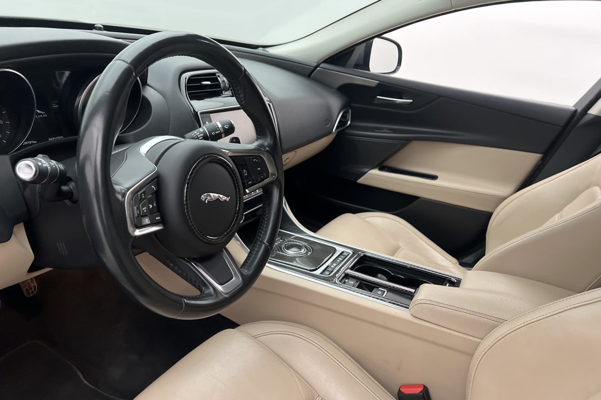 Jaguar XE 20d AWD 180hk Skinn Kamera Navi 0,47l/Mil