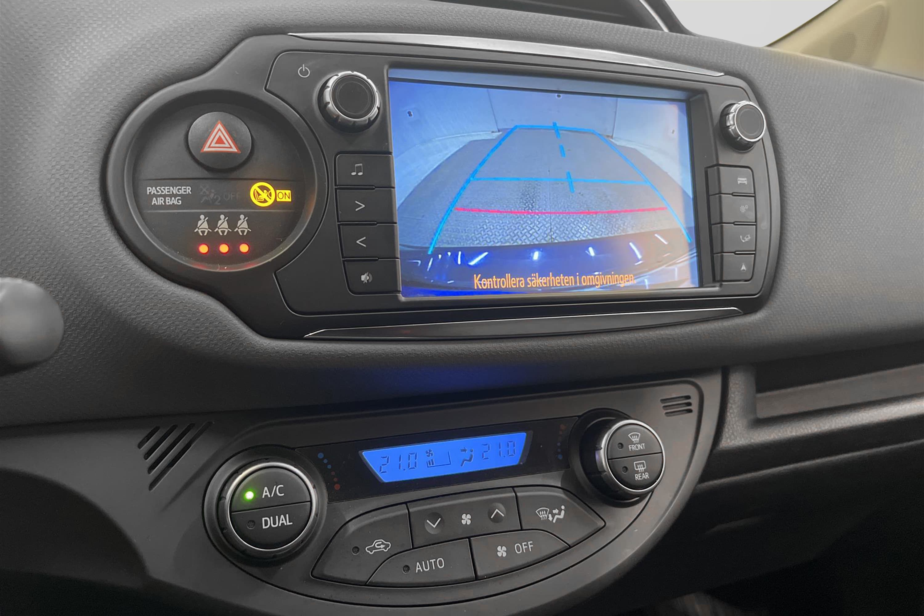 Toyota Yaris Hybrid e-CVT 101hk  B-Kamera Nyservad 0,33L/mil