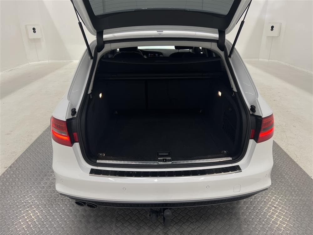 Audi A4 2.0 TDI 190hk Quattro S-Line D-Värm Drag 0,52l/milinteriör