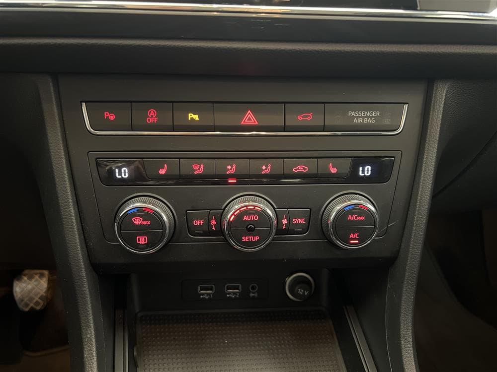 SEAT Ateca 1.0 TSI 115hk Navi Sensorer Drag 0,54l/milinteriör