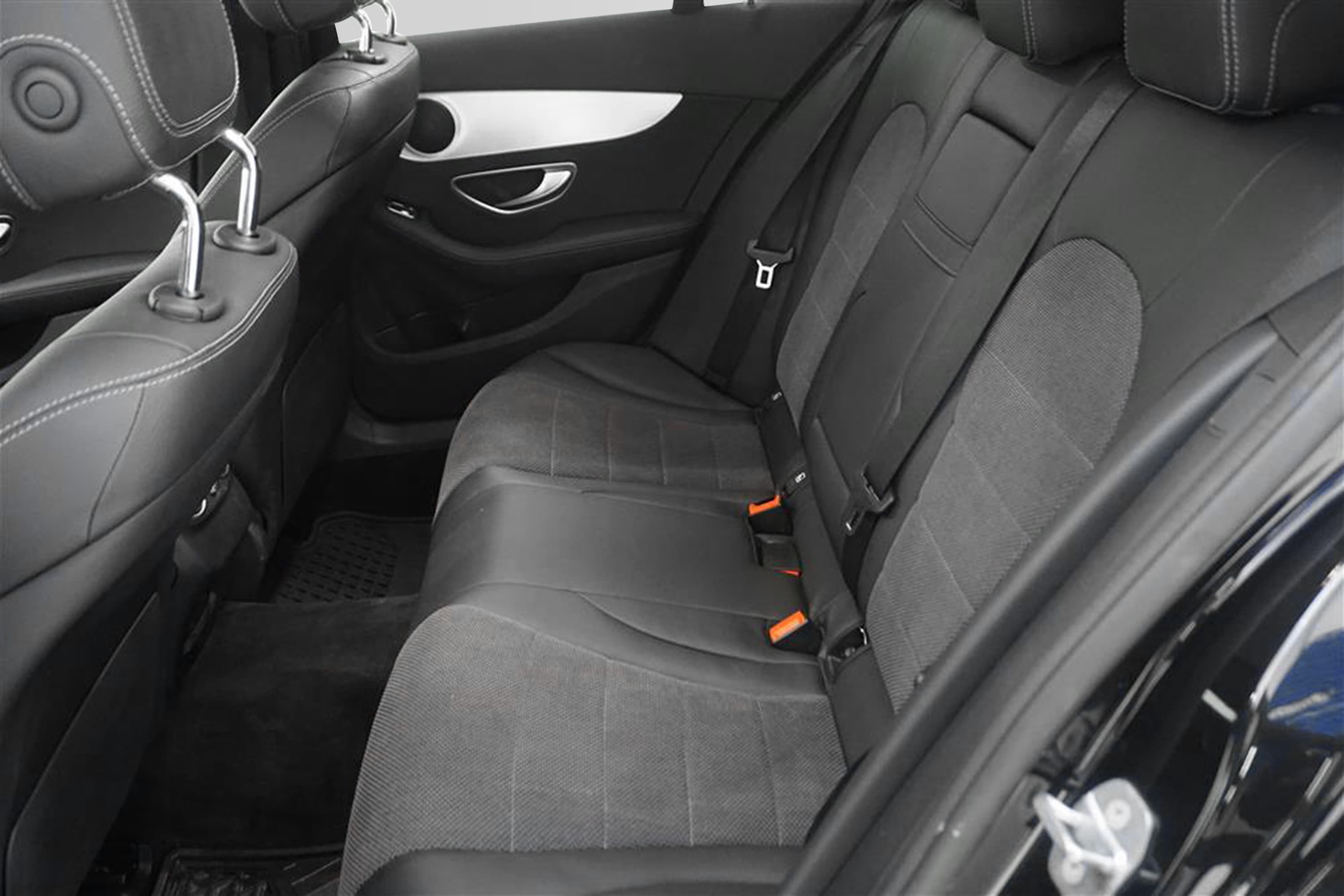 Mercedes-Benz C 220d Avantgarde Kamera Keyless Navi Drag interiör