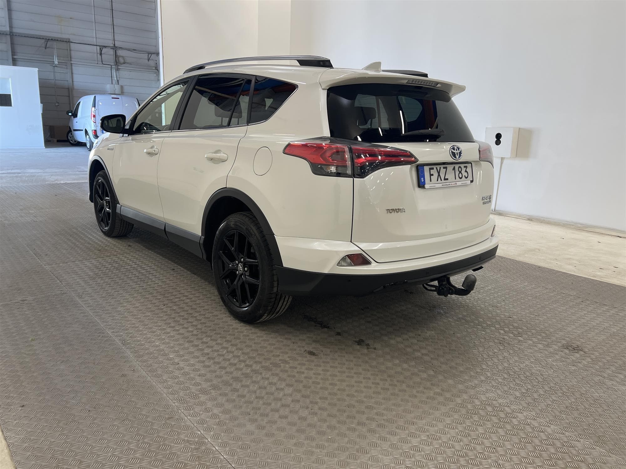 Toyota RAV4 Hybrid 2.5 AWD 197hk 1 Bruk Drag B-Kam Keyless 