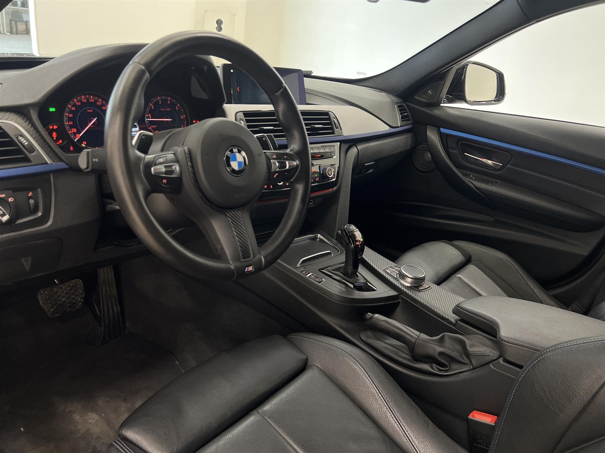 BMW 330i xDrive 252hk M Sport Cockpit Drag H/K Navi Skinn