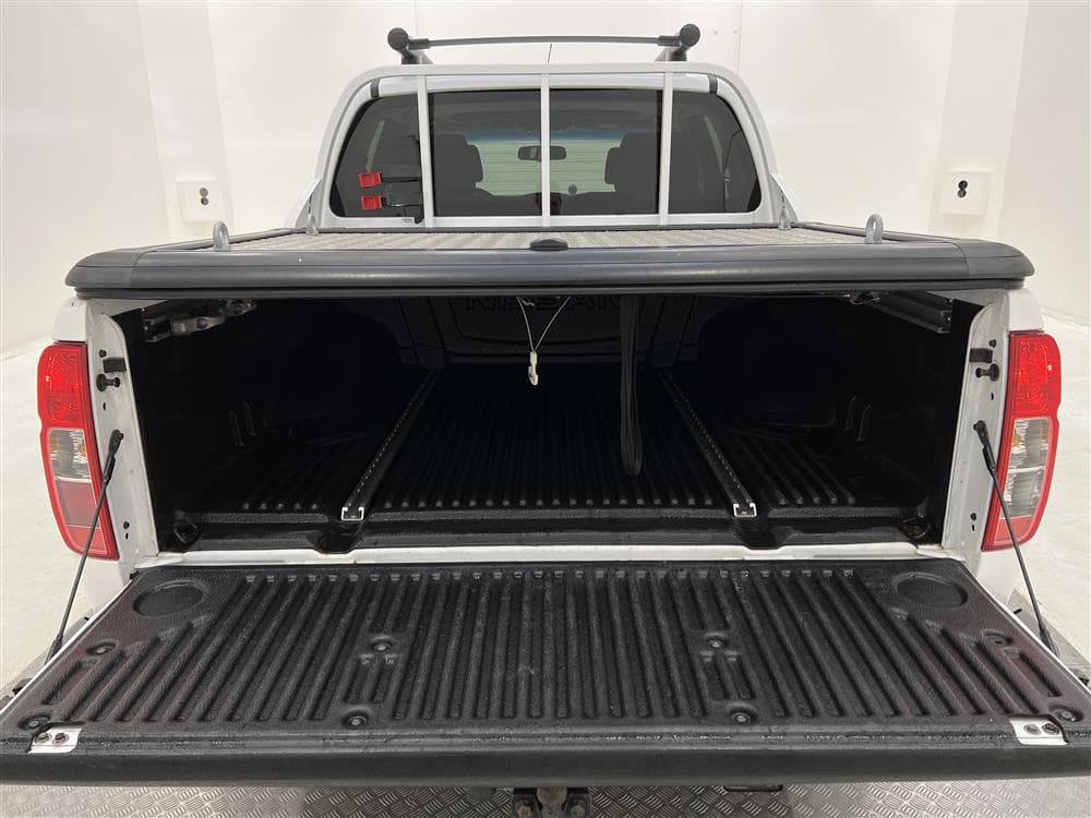 Nissan Navara 2.5dCi Automat Taklucka Navi Kamera Dragkrok interiör