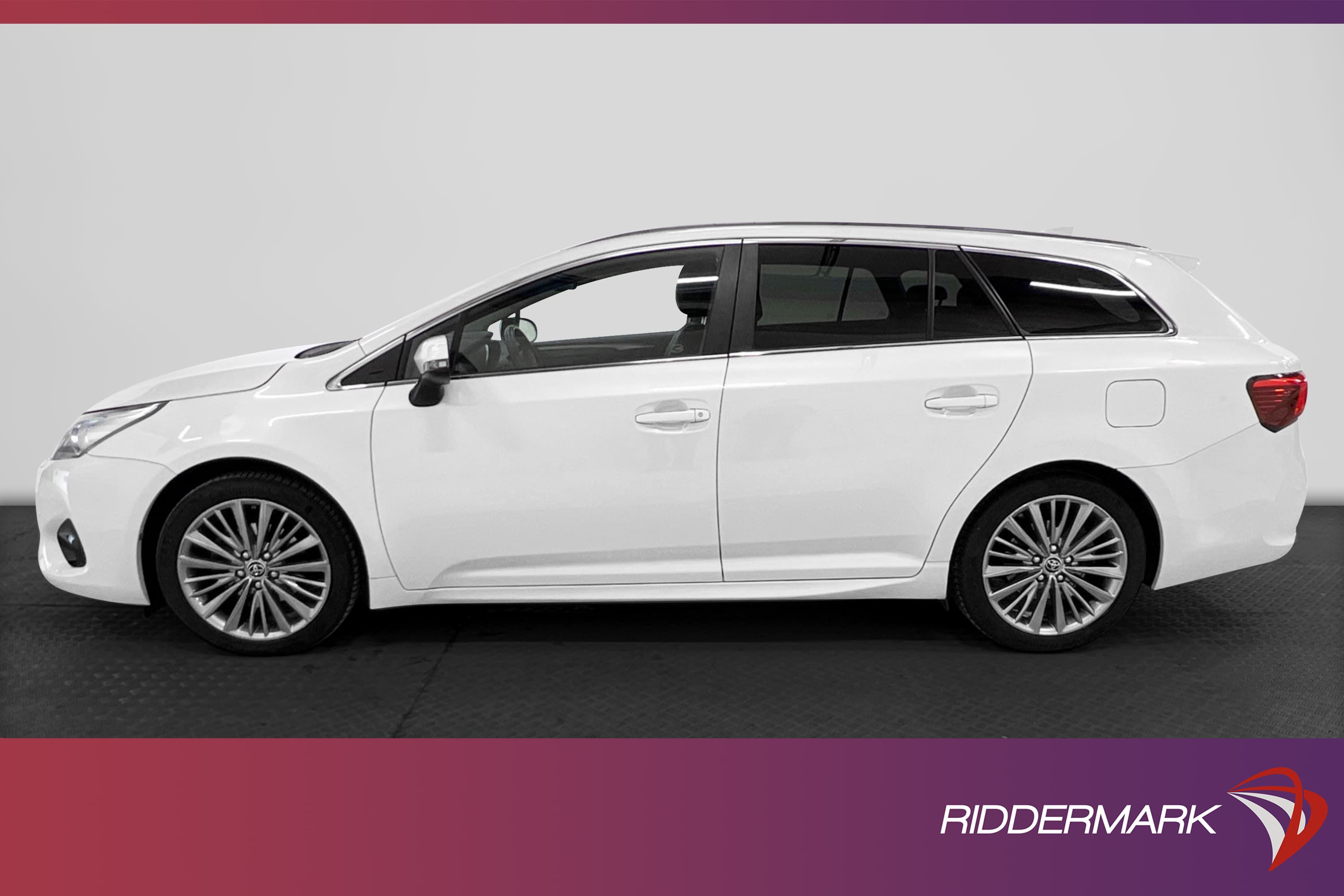 Toyota Avensis 1.8 147hk Panorama M&K-Värm