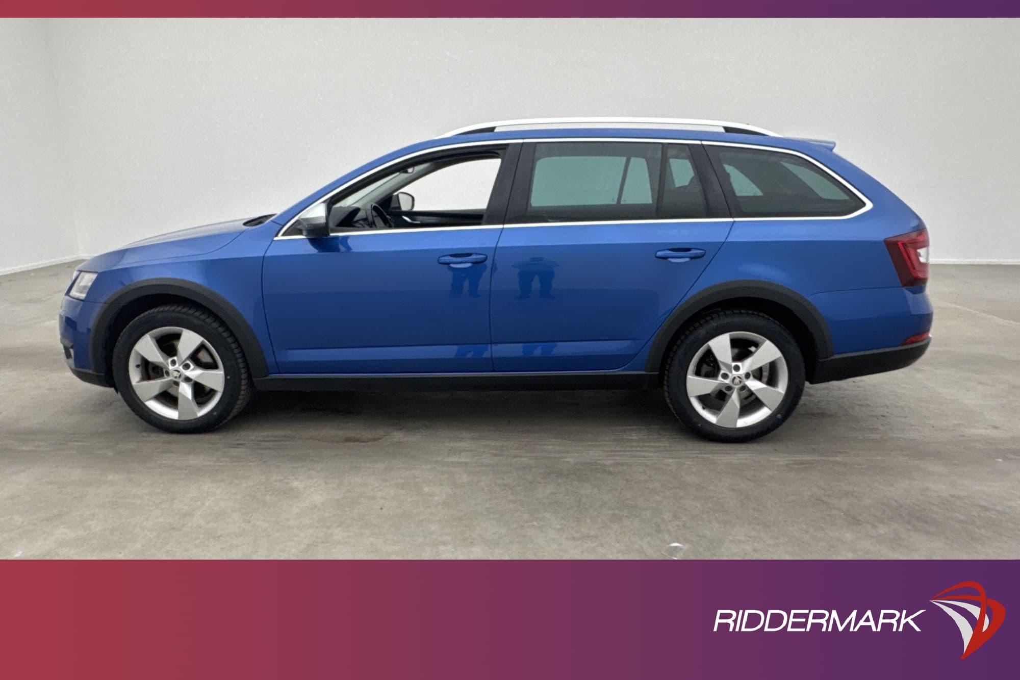 Škoda Octavia Scout 2.0 TDI 4x4 184hk Navi Kamera D-värm PDC