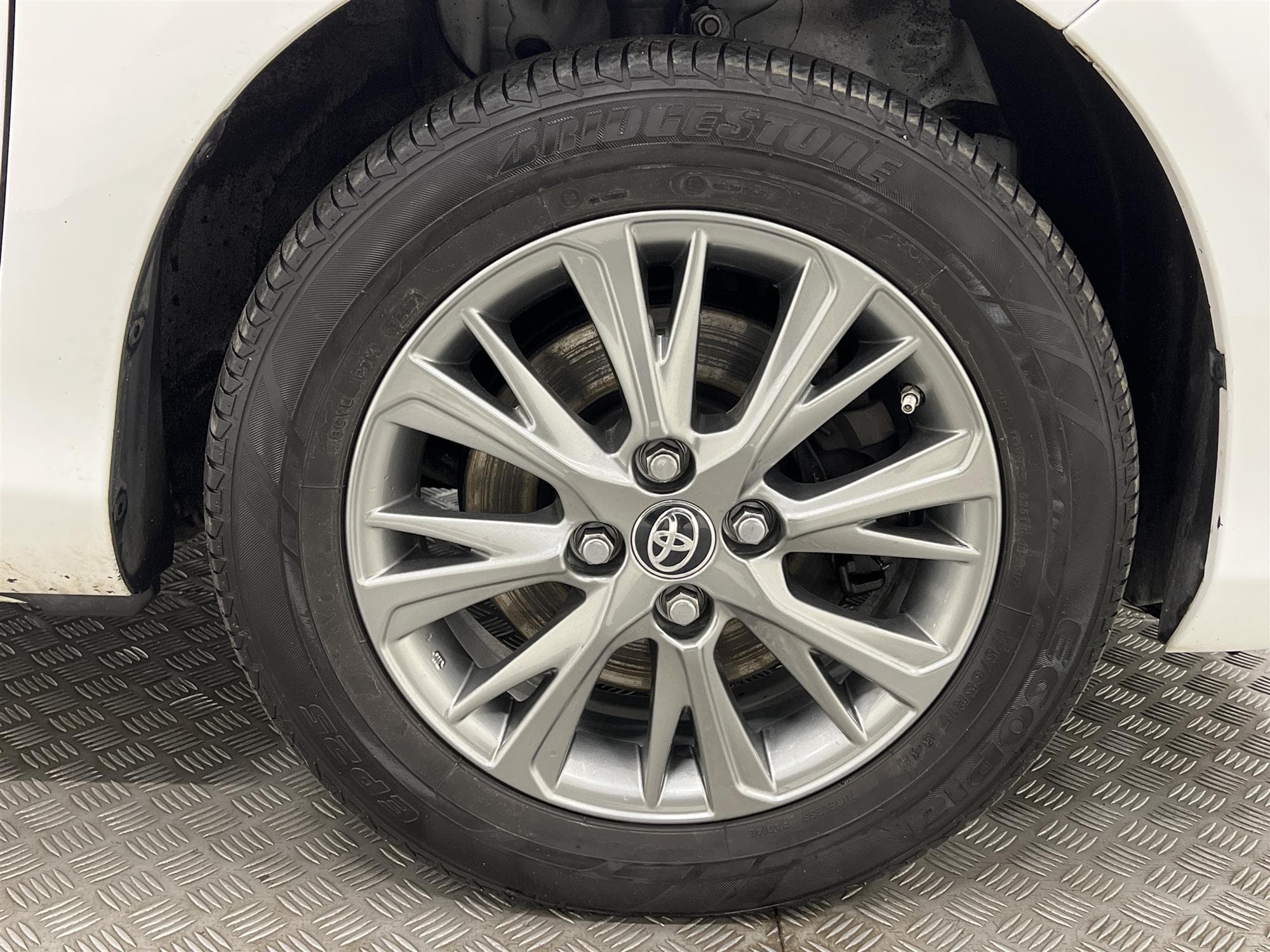 Toyota Yaris  1.5 111hk Navi B-Kam Låg Skatt 0,48L/mil