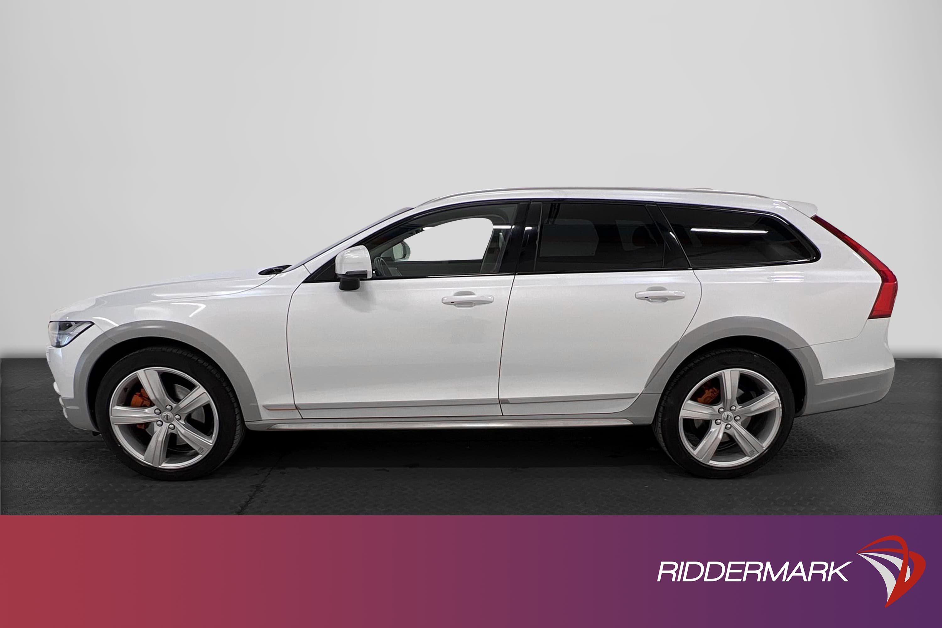 Volvo V90 Cross Country T5 AWD Ocean Race Pro Pano B&W 