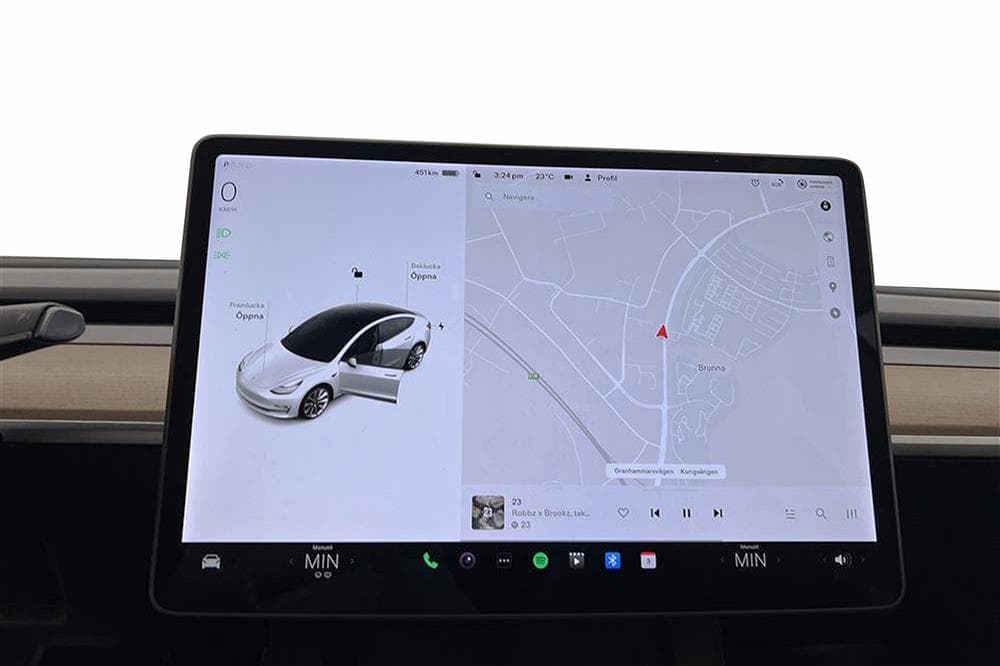 Tesla Model 3 Long Range AWD 440hk Svensksåld Premiuminteriör