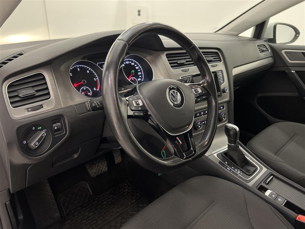 Volkswagen Golf SC 1.6 TDI 105hk B-kamera Navi 0.4l/milinteriör
