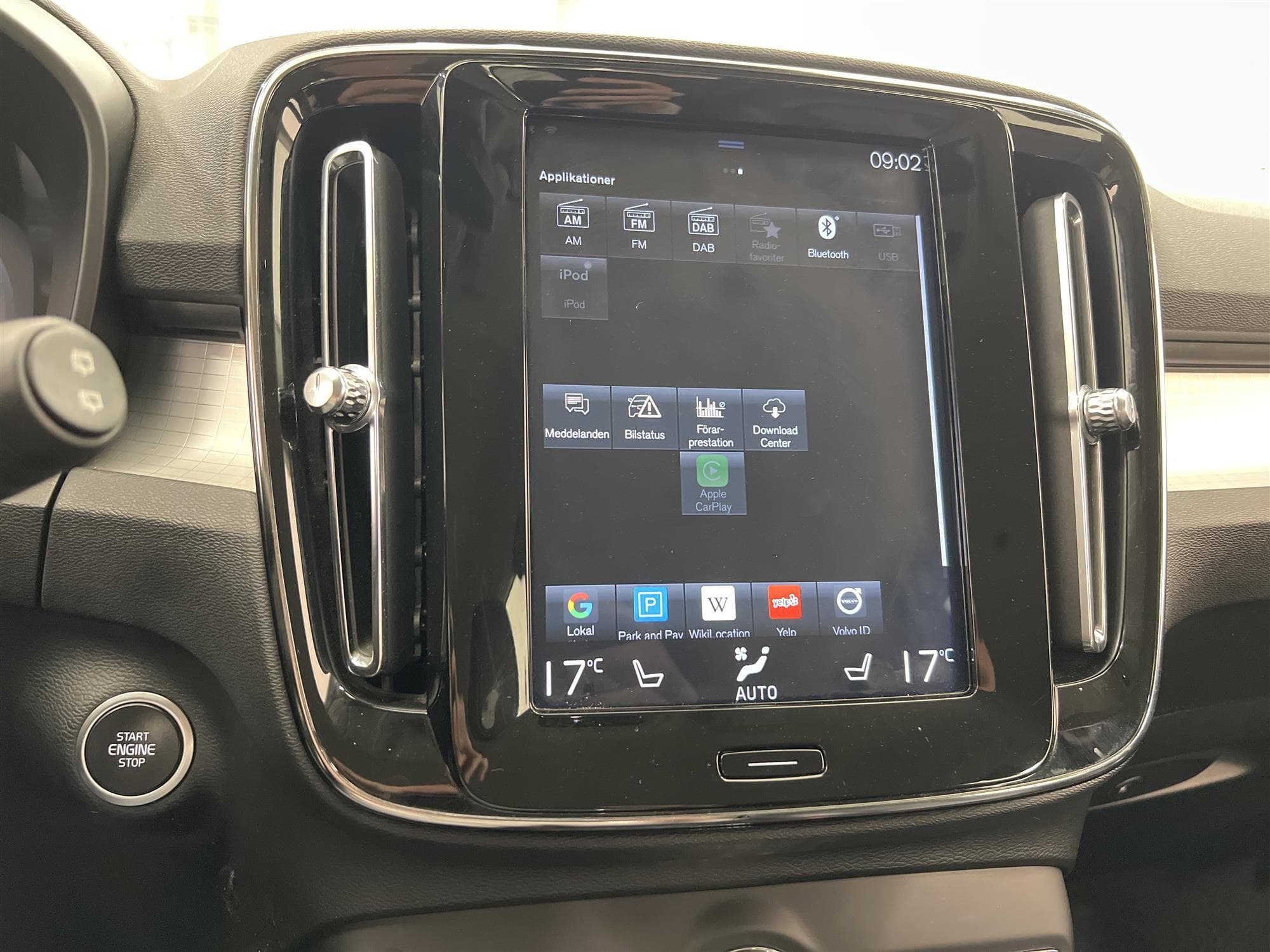 Volvo XC40 T5 AWD 247hk Voc B-Värm Drag B-Kamera Navi BLIS