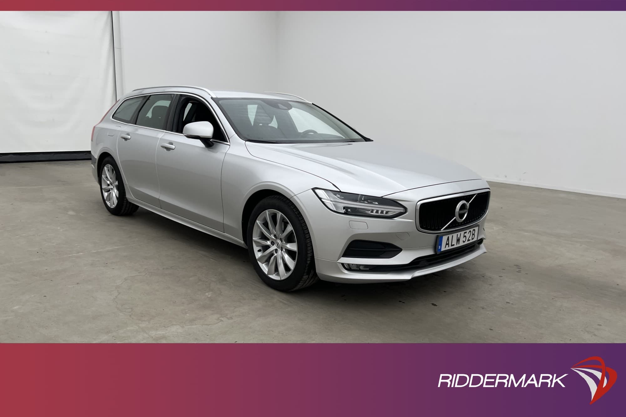 Volvo V90 D4