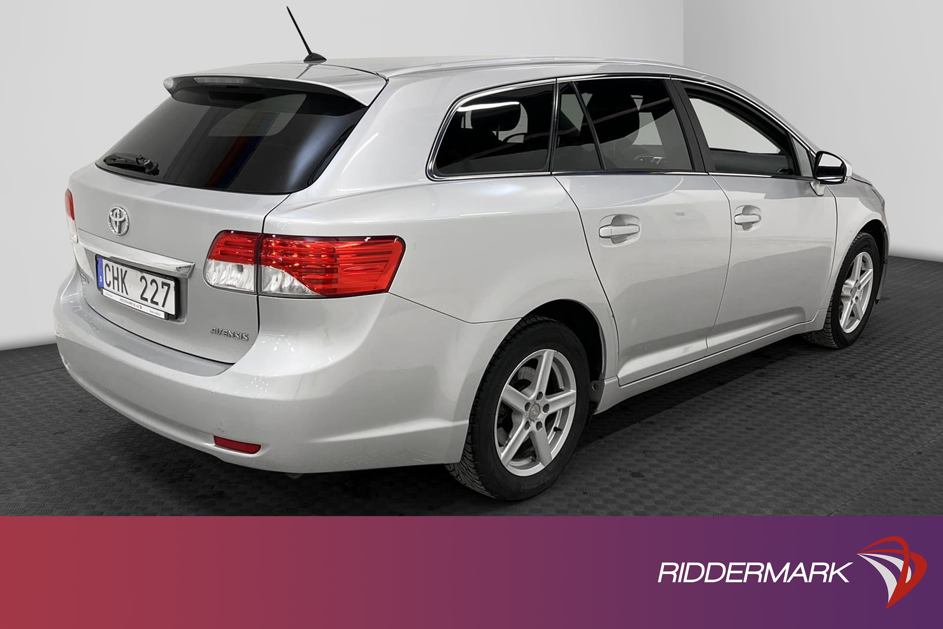 Toyota Avensis Kombi 2.0 D-4D 124hk BKamera Nyserv 0,46L/mil