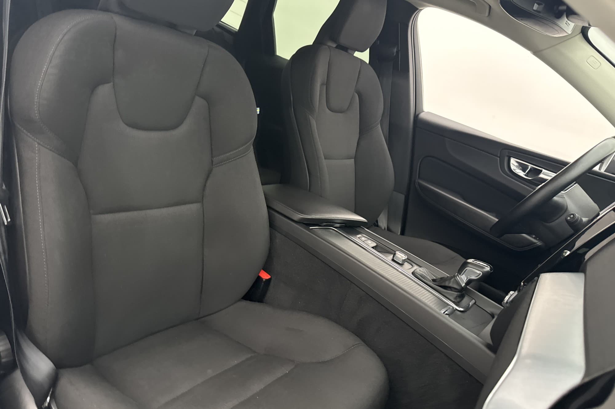 Volvo XC60 D4 Momentum VOC D-Värmare Rattvärme CarPlay Drag