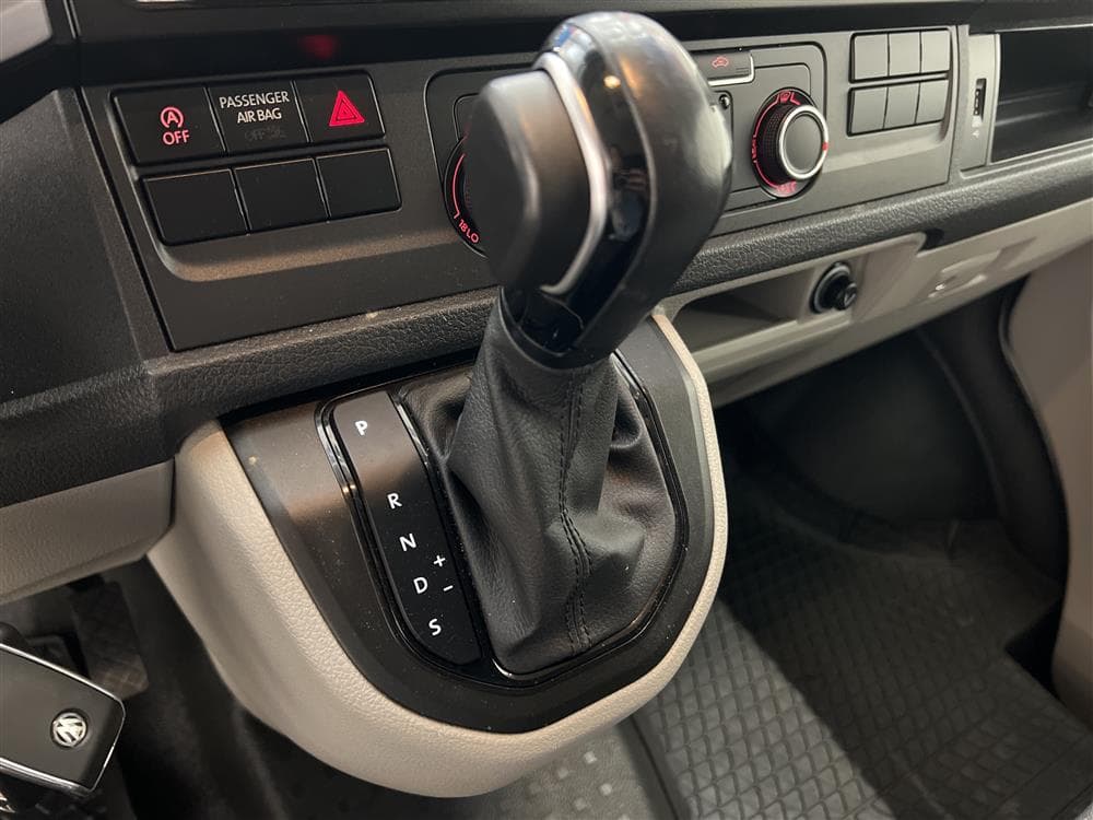 Volkswagen Transporter 2.0 Aut Eu6 150hk L2 Värmare Moms interiör
