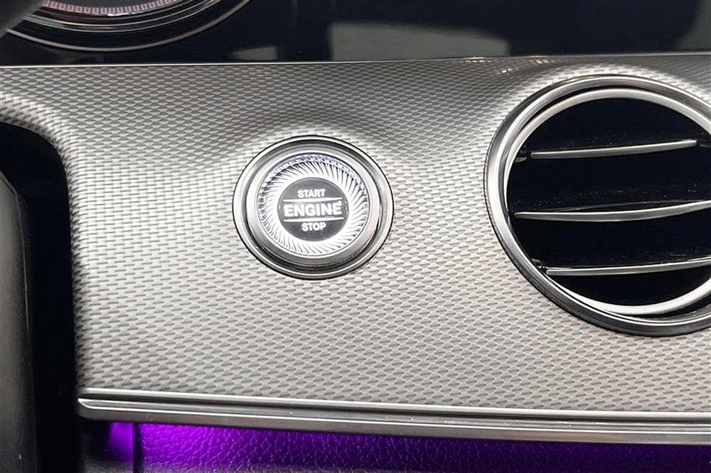 Mercedes-Benz E 220 d 4M 194hk D-värme Burmester 360° Draginteriör
