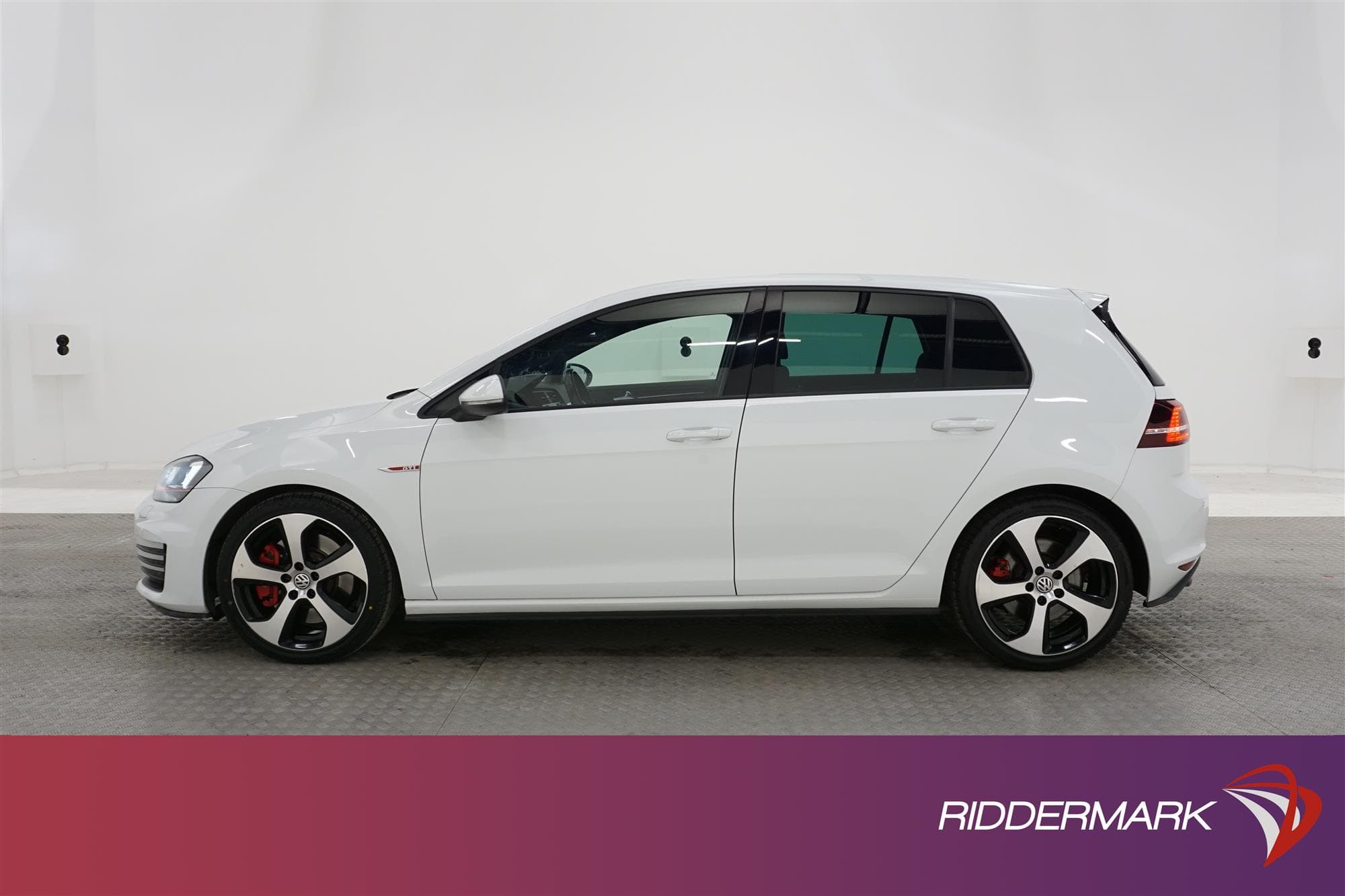 Volkswagen Golf GTI Performance 230hk