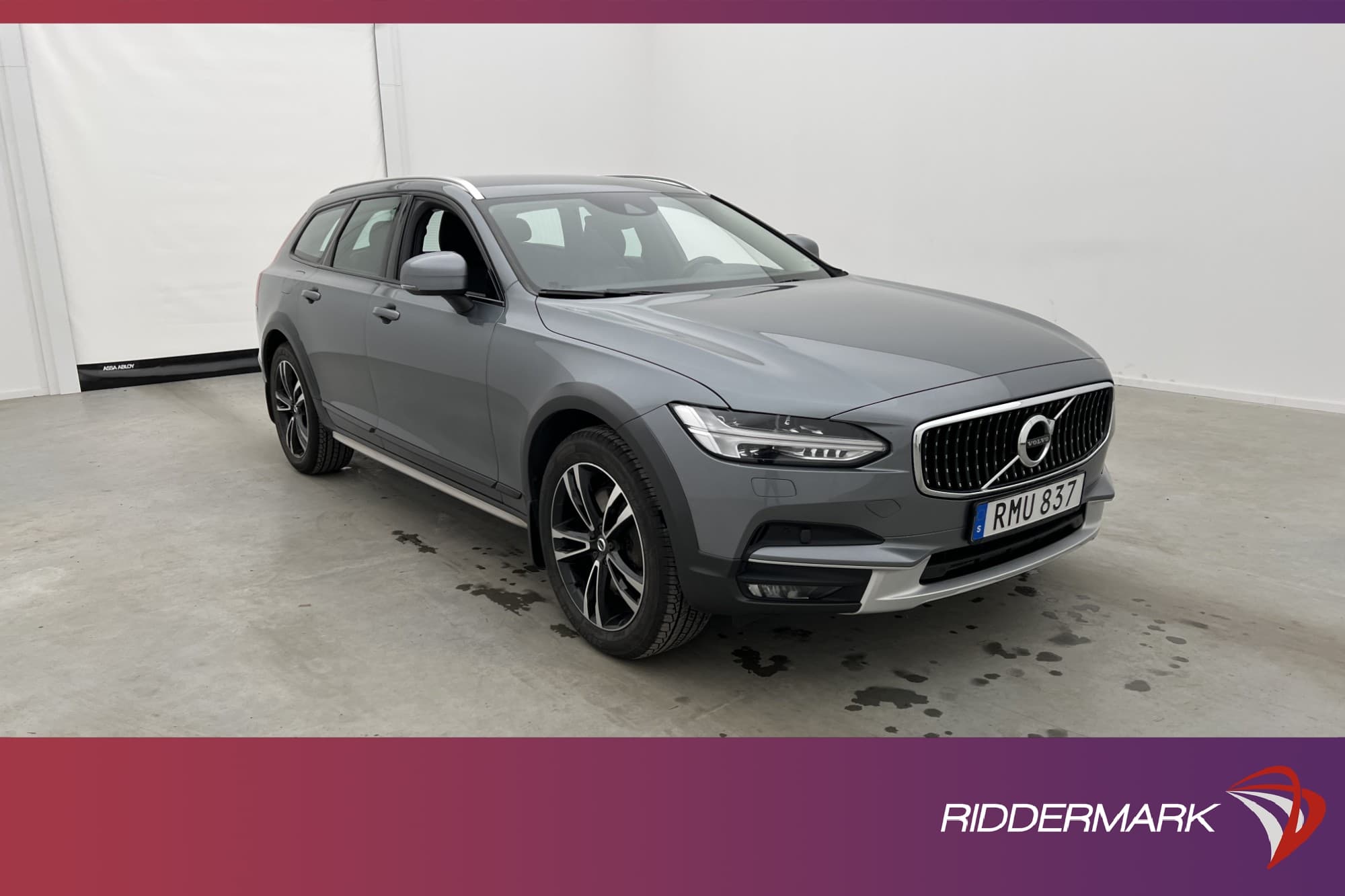Volvo V90 Cross Country D4 AWD