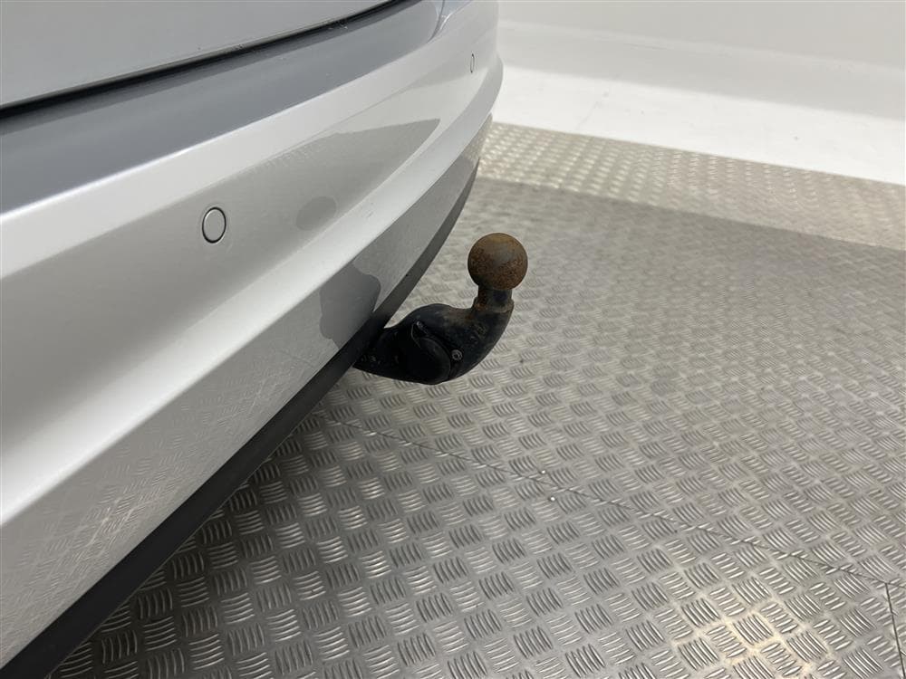 Volkswagen Sharan TDI 4M 140hk 7sits Pano B-Kamera Navi Draginteriör