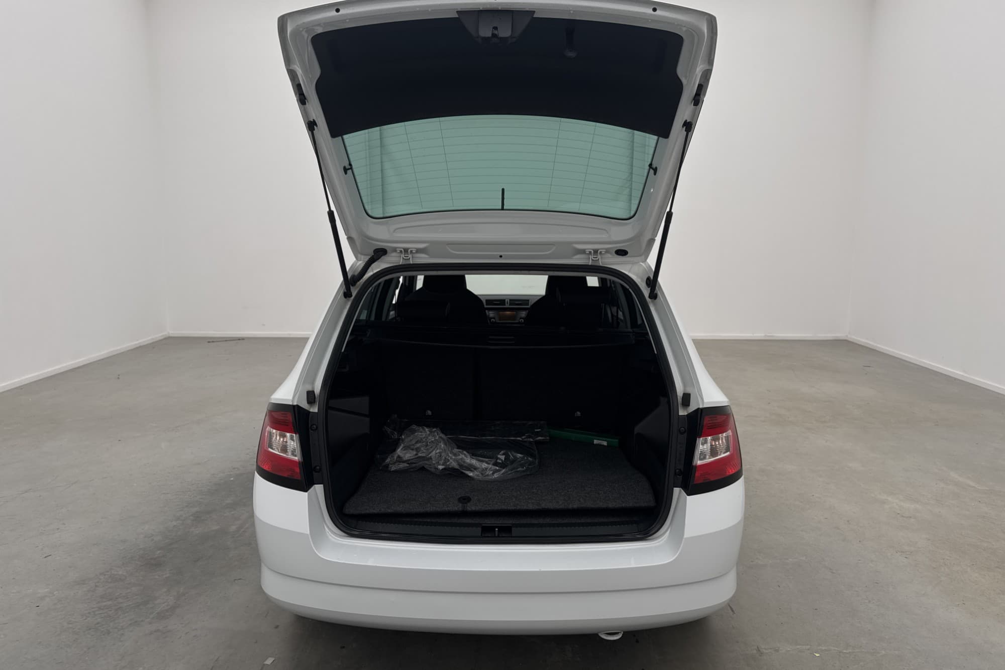 Skoda Fabia Kombi 1.2 TSI 90hk Style Låg Skatt Få Brukare
