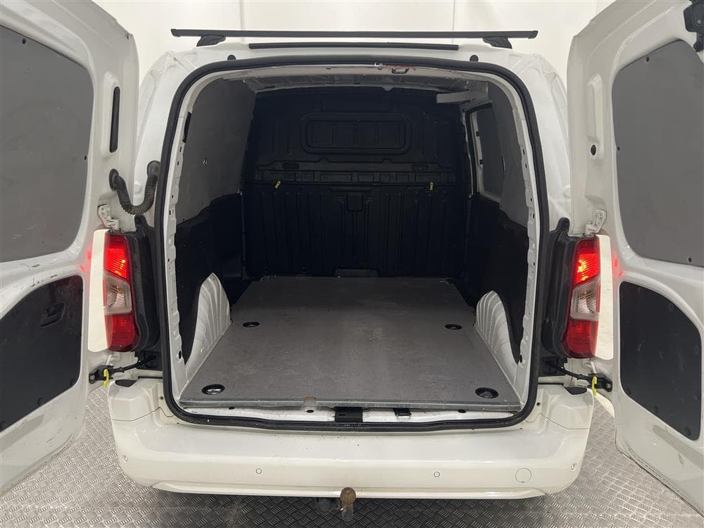 Opel Combo 1.5 CDTI Eu6 100hk PDC Navi Drag Nyservad Moms interiör