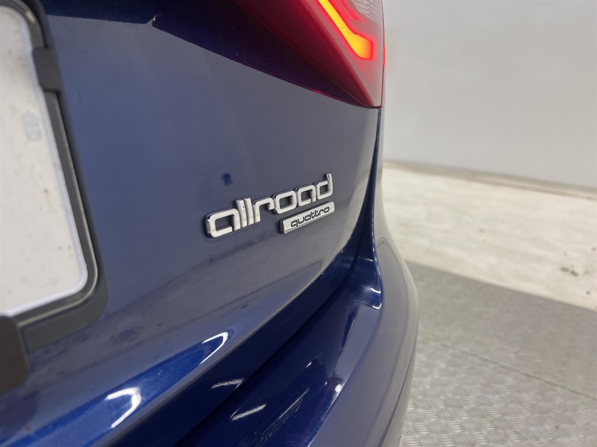 Audi A4 allroad quattro 2.0 TDI 190hk  Dragkrok PDC Nyservad