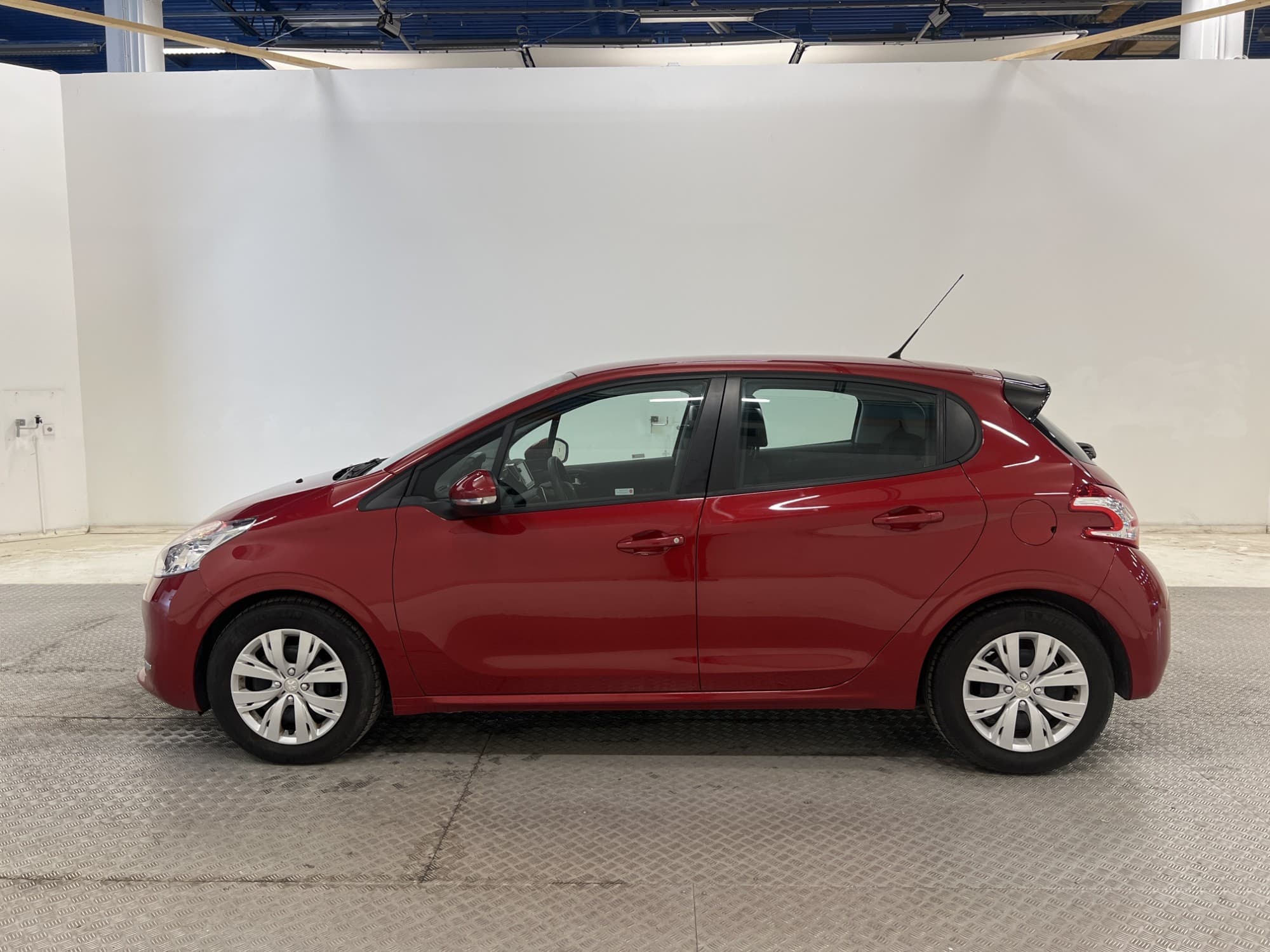 Peugeot 208 1.2 VT 82hk