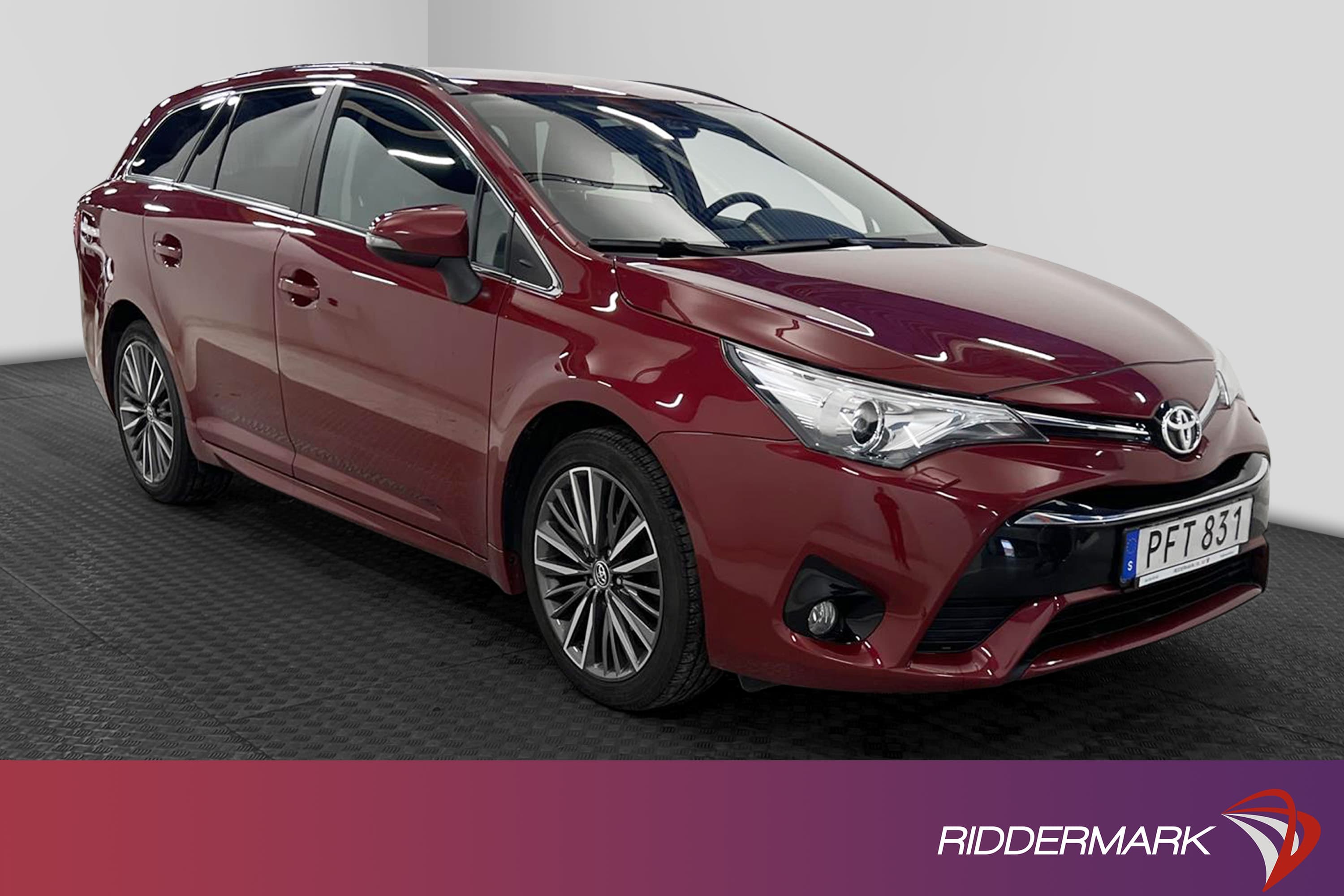Toyota Avensis 1.8 147hk Skinn Backkamera 1 Brukare  