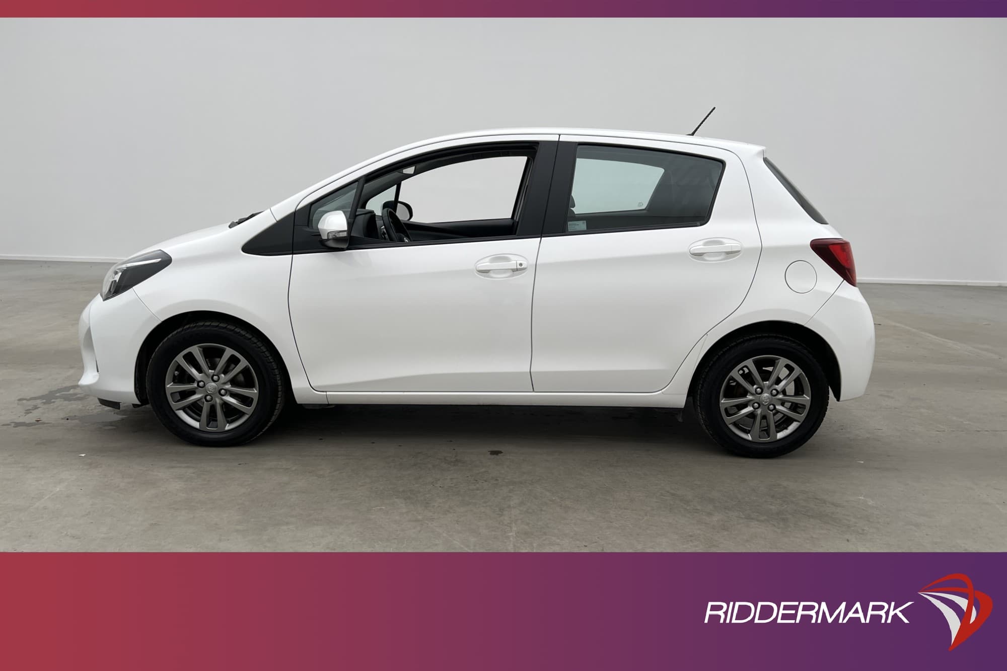 Toyota Yaris 1.33 Dual 99hk Automat Active Backkamera 2-Bruk